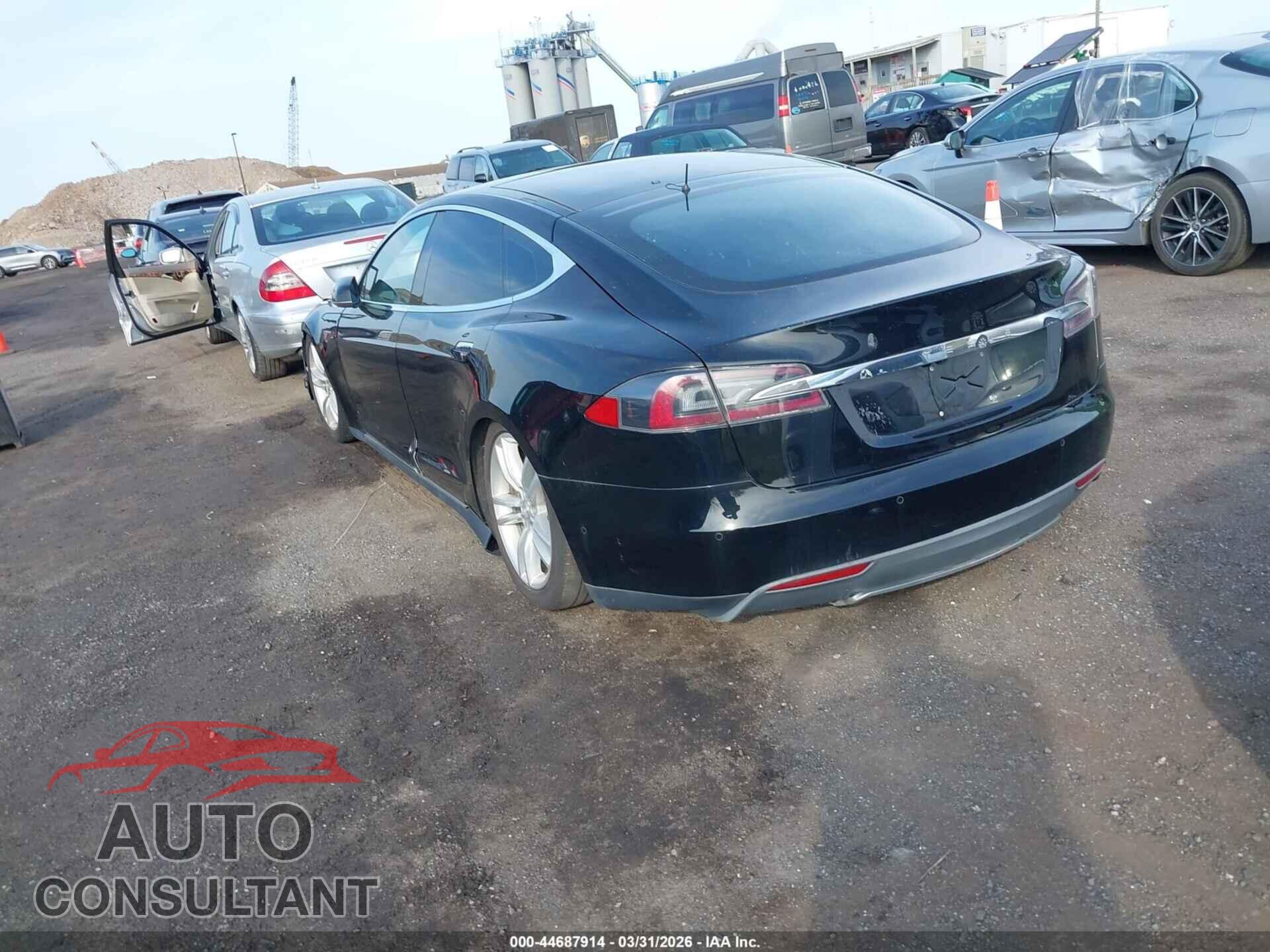 TESLA MODEL S 2014 - 5YJSA1H23EFP64497
