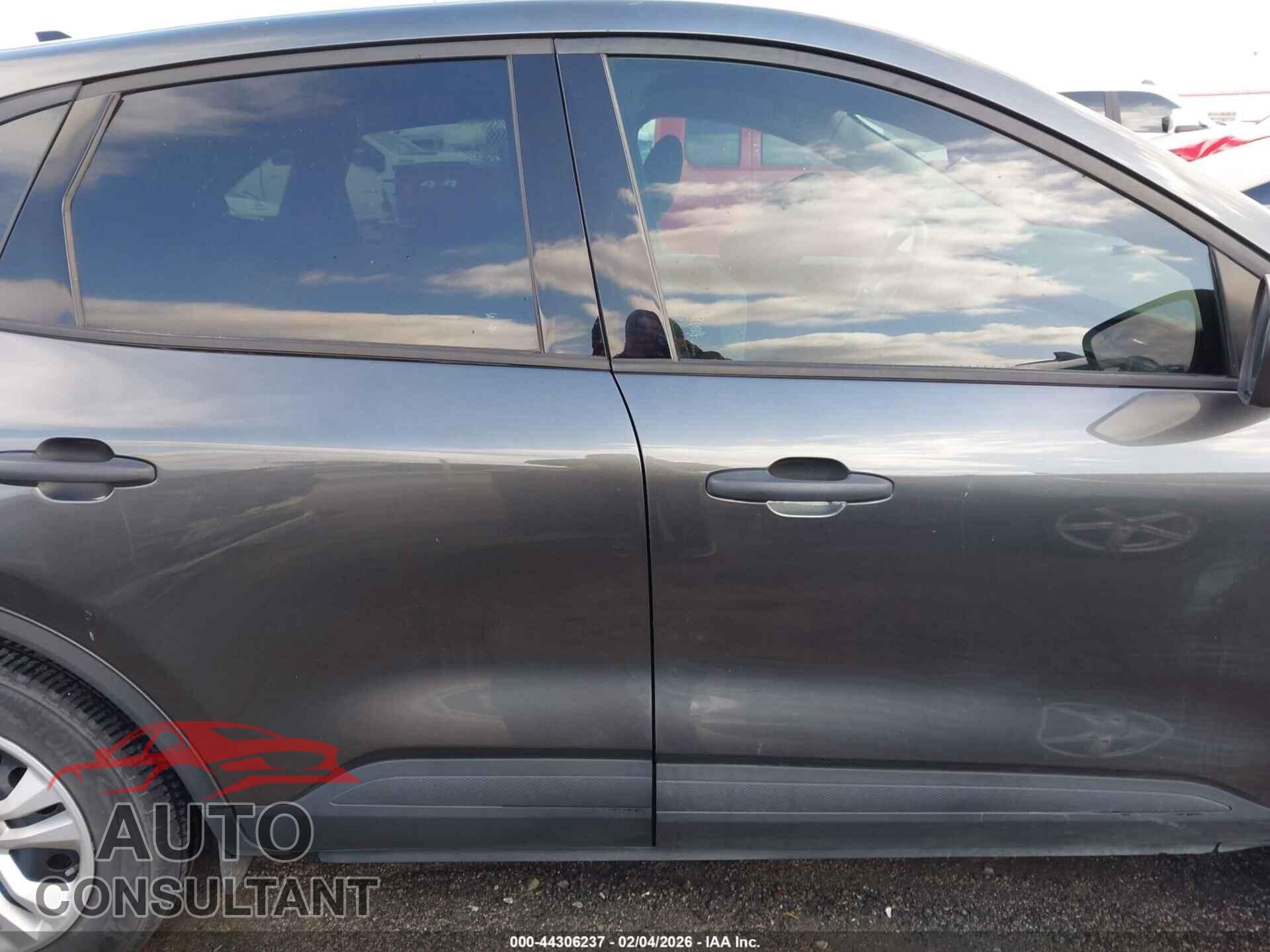 FORD ESCAPE 2020 - 1FMCU0F69LUA10127