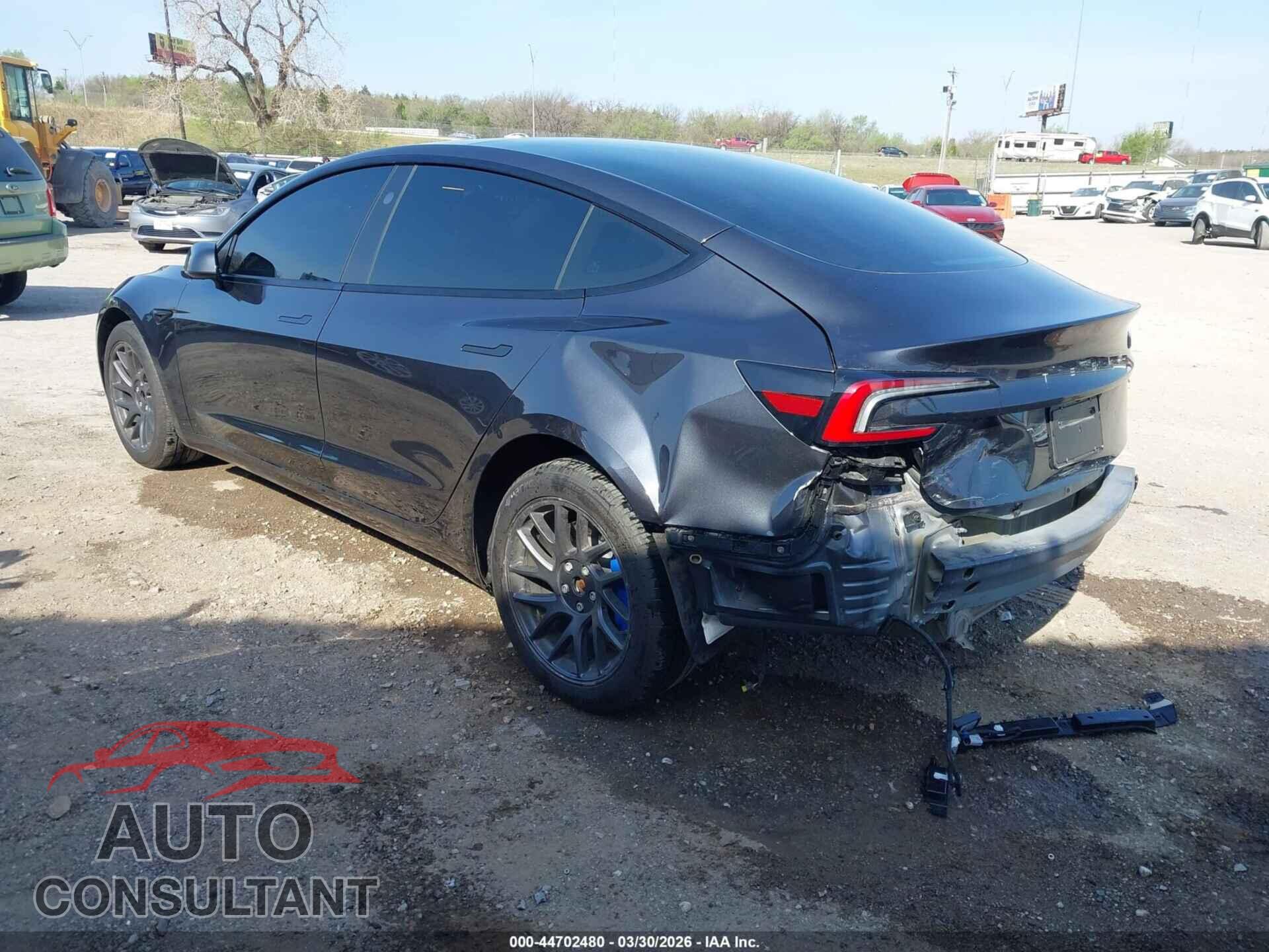 TESLA MODEL 3 2024 - 5YJ3E1EA6RF836089
