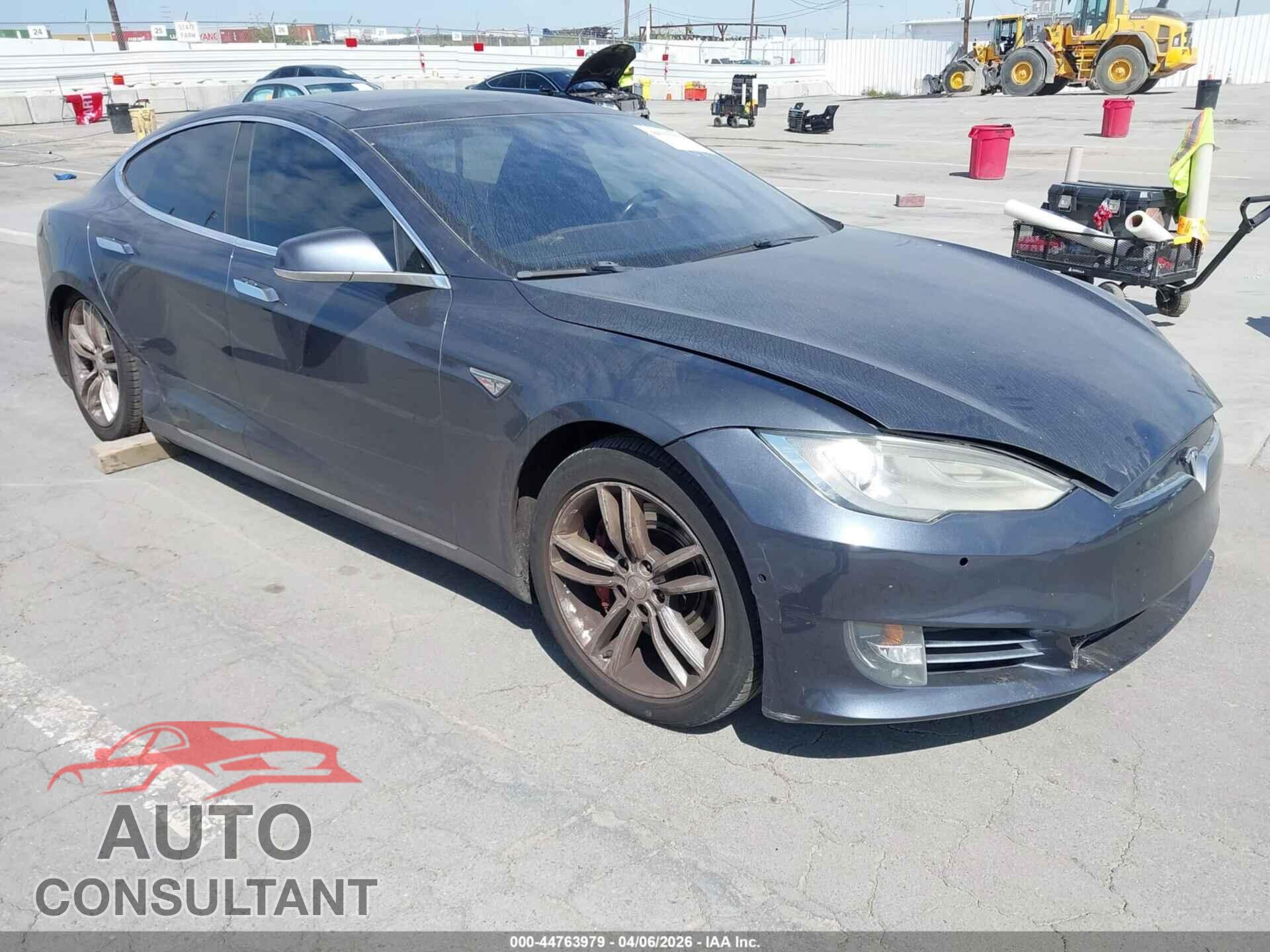 TESLA MODEL S 2015 - 5YJSA1H42FF080995