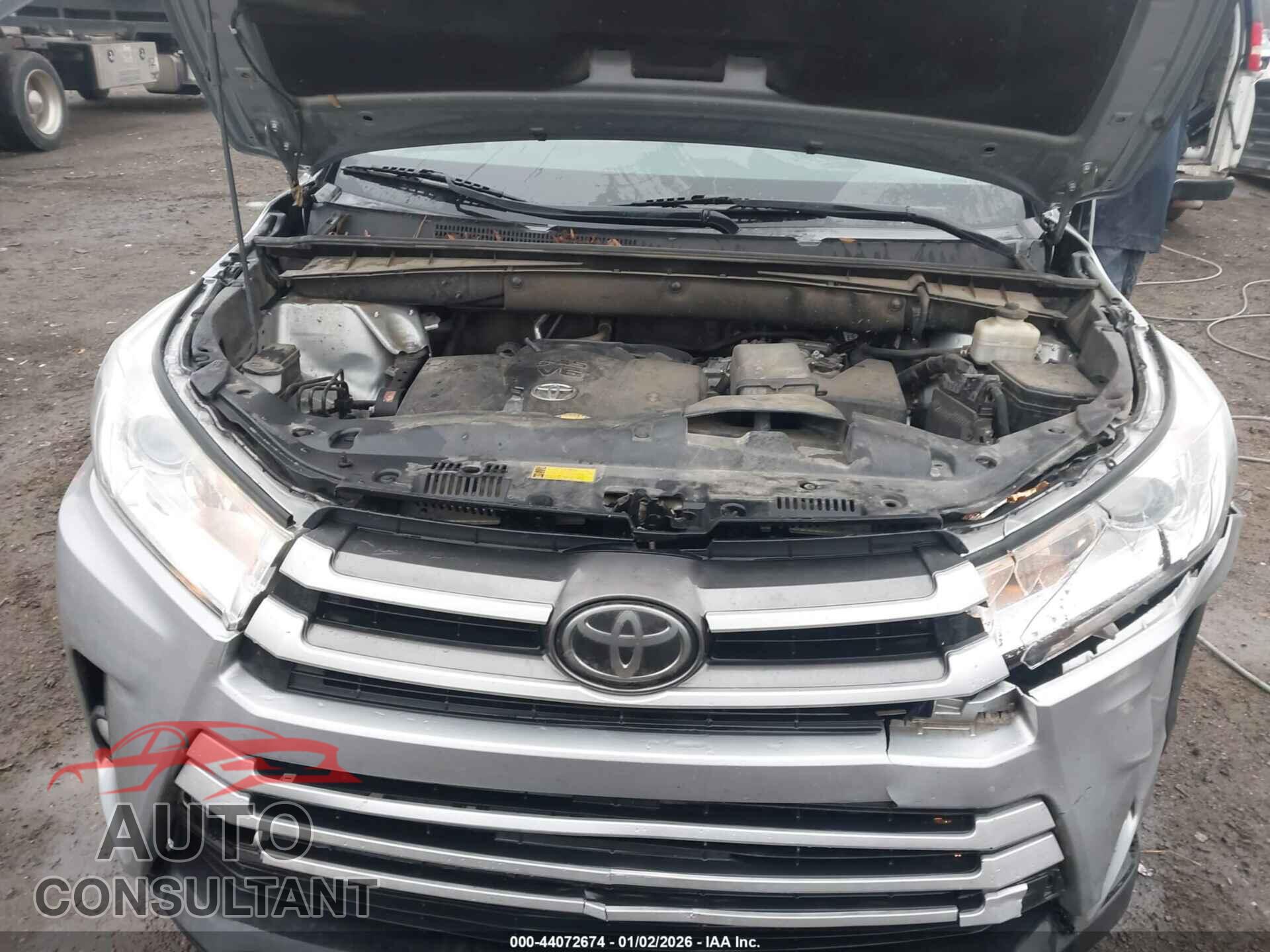 TOYOTA HIGHLANDER 2017 - 5TDKZRFH5HS518761
