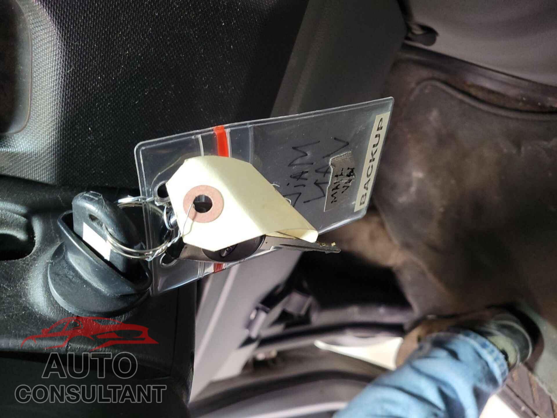 FORD E-350 SUPER DUTY 2011 - 1FBSS3BL7BDA79064