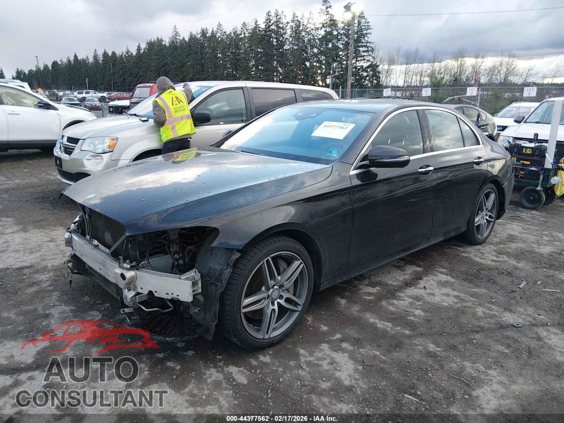 MERCEDES-BENZ E 300 2017 - WDDZF4KB6HA136169