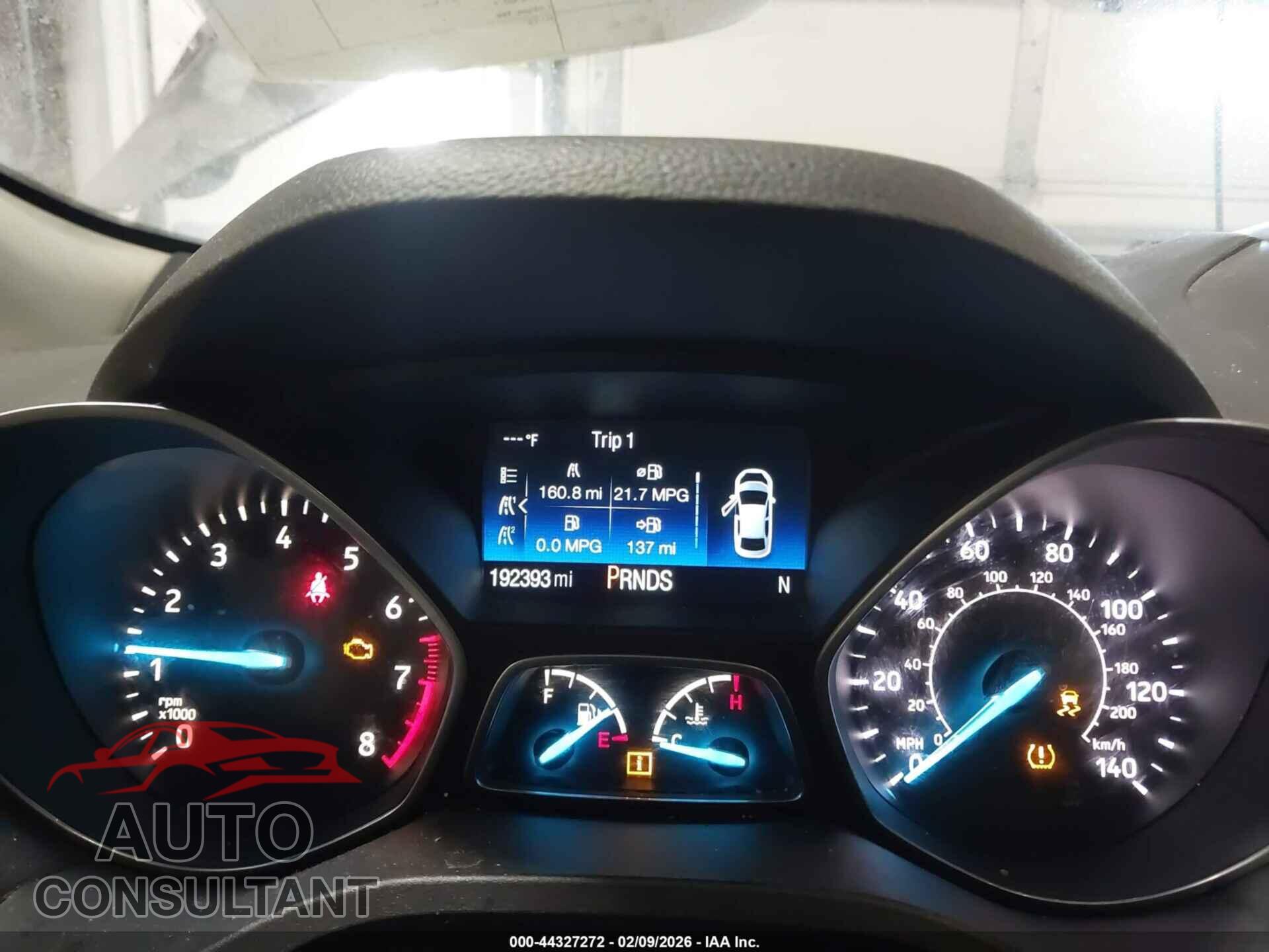 FORD ESCAPE 2017 - 1FMCU9G99HUB32426