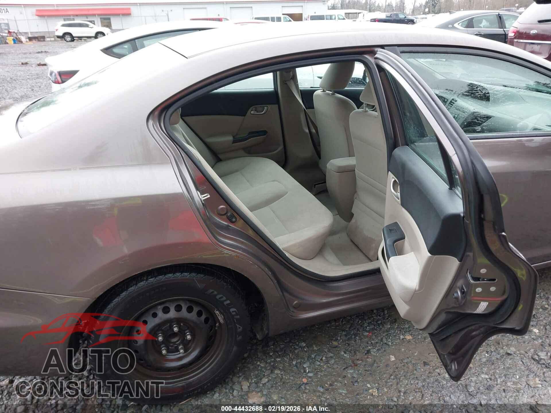 HONDA CIVIC 2012 - 2HGFB2F57CH527845