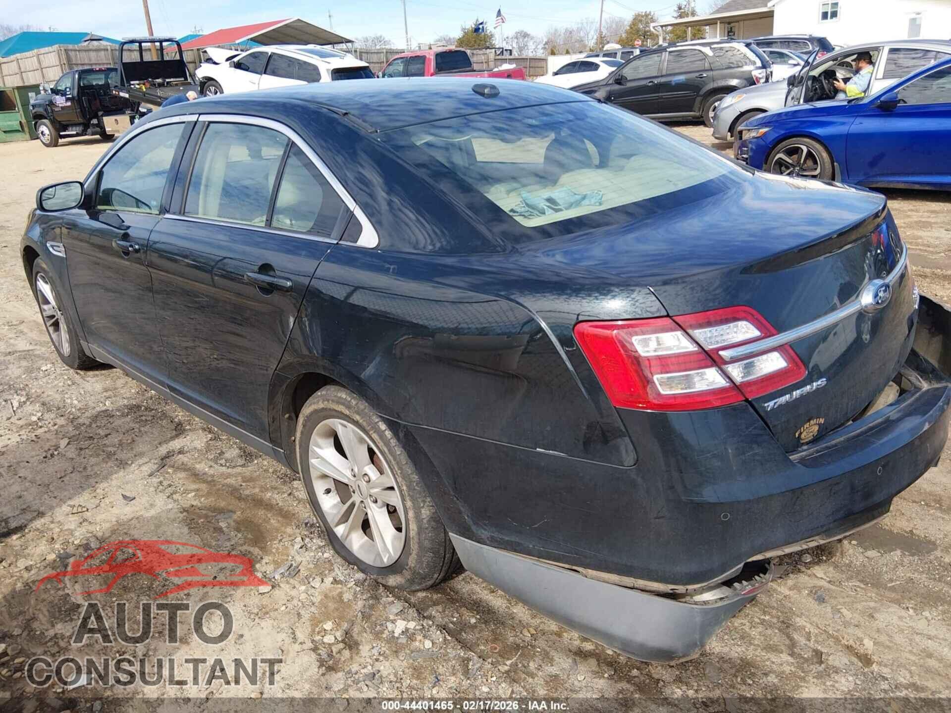 FORD TAURUS 2015 - 1FAHP2E83FG121605
