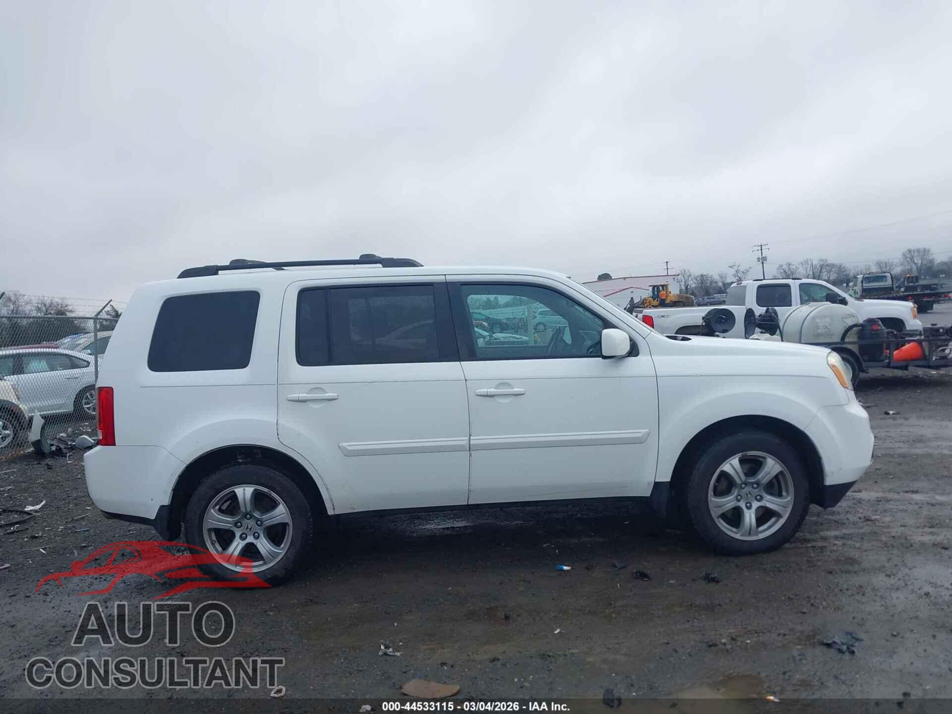 HONDA PILOT 2013 - 5FNYF4H55DB068553