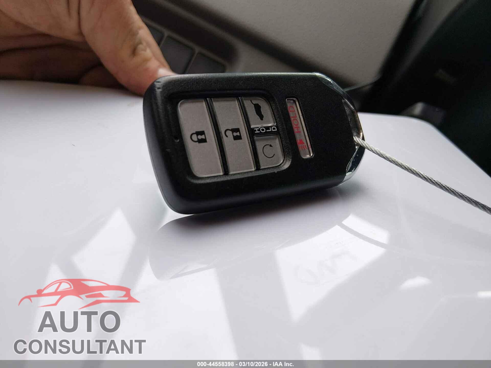 HONDA PILOT 2017 - 5FNYF6H58HB051876