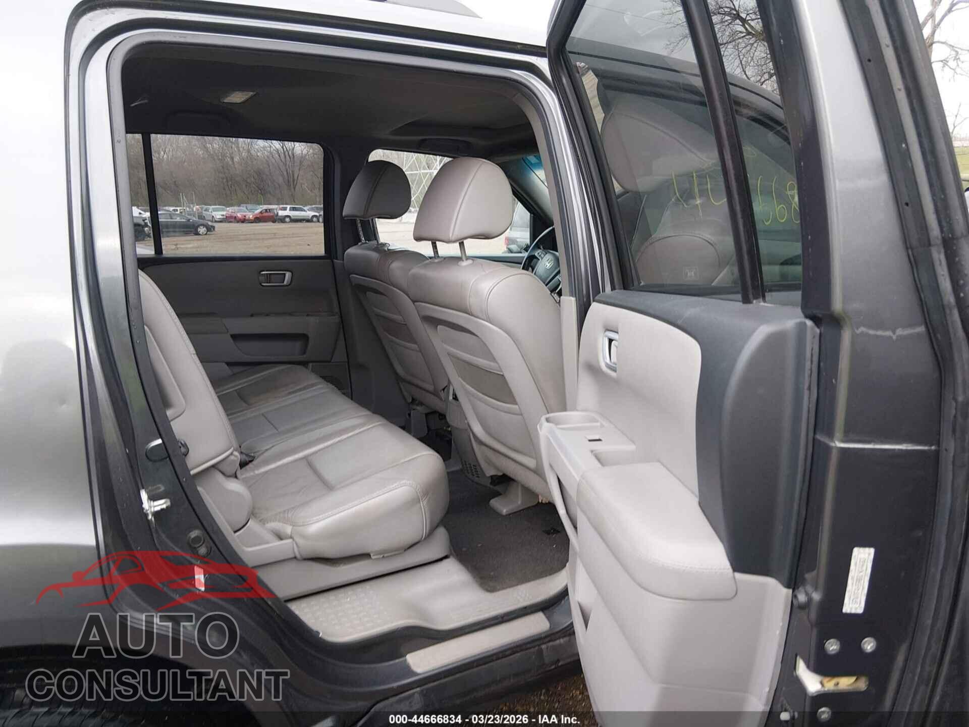 HONDA PILOT 2011 - 5FNYF4H59BB104483
