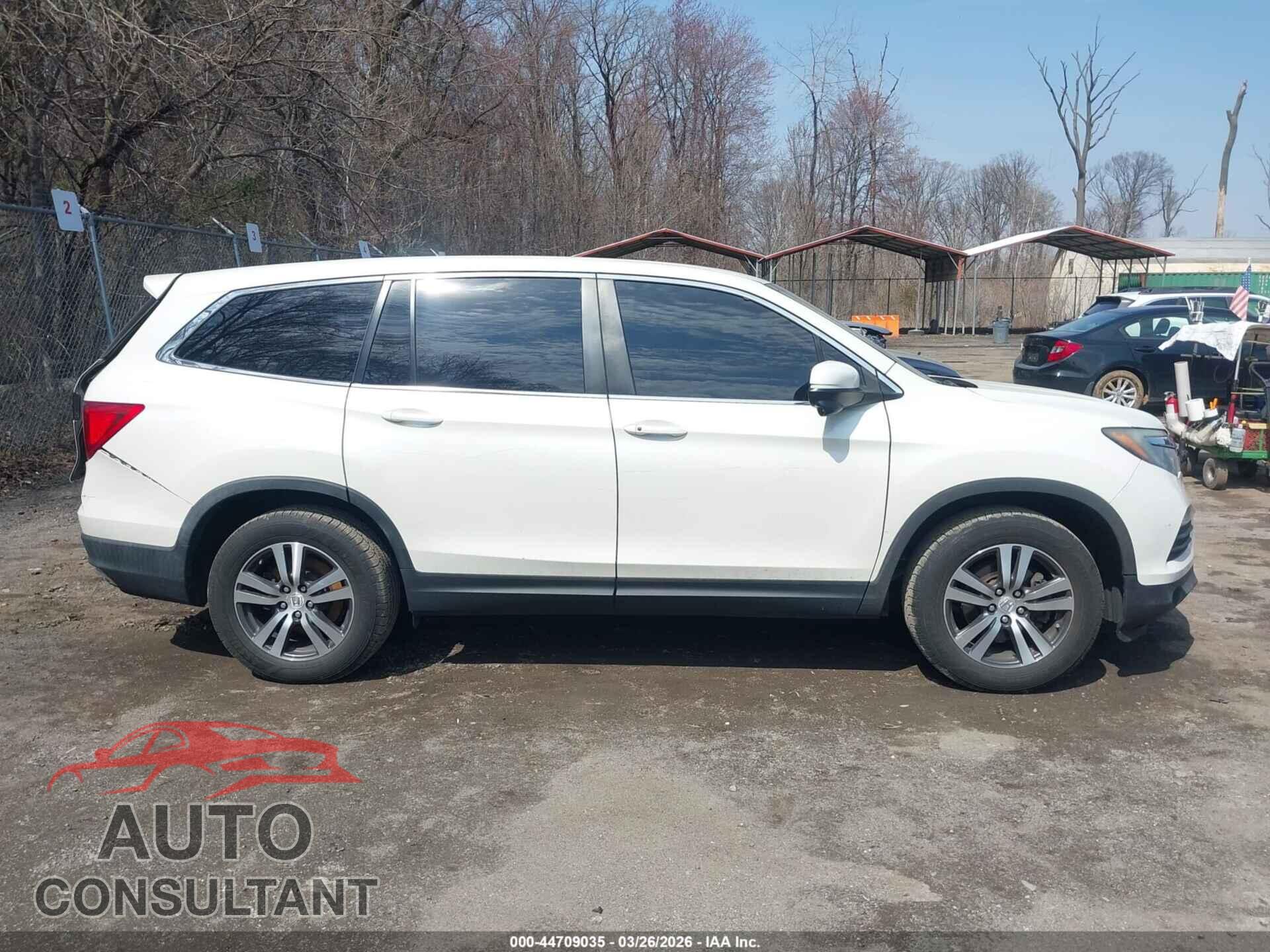 HONDA PILOT 2017 - 5FNYF6H62HB094800