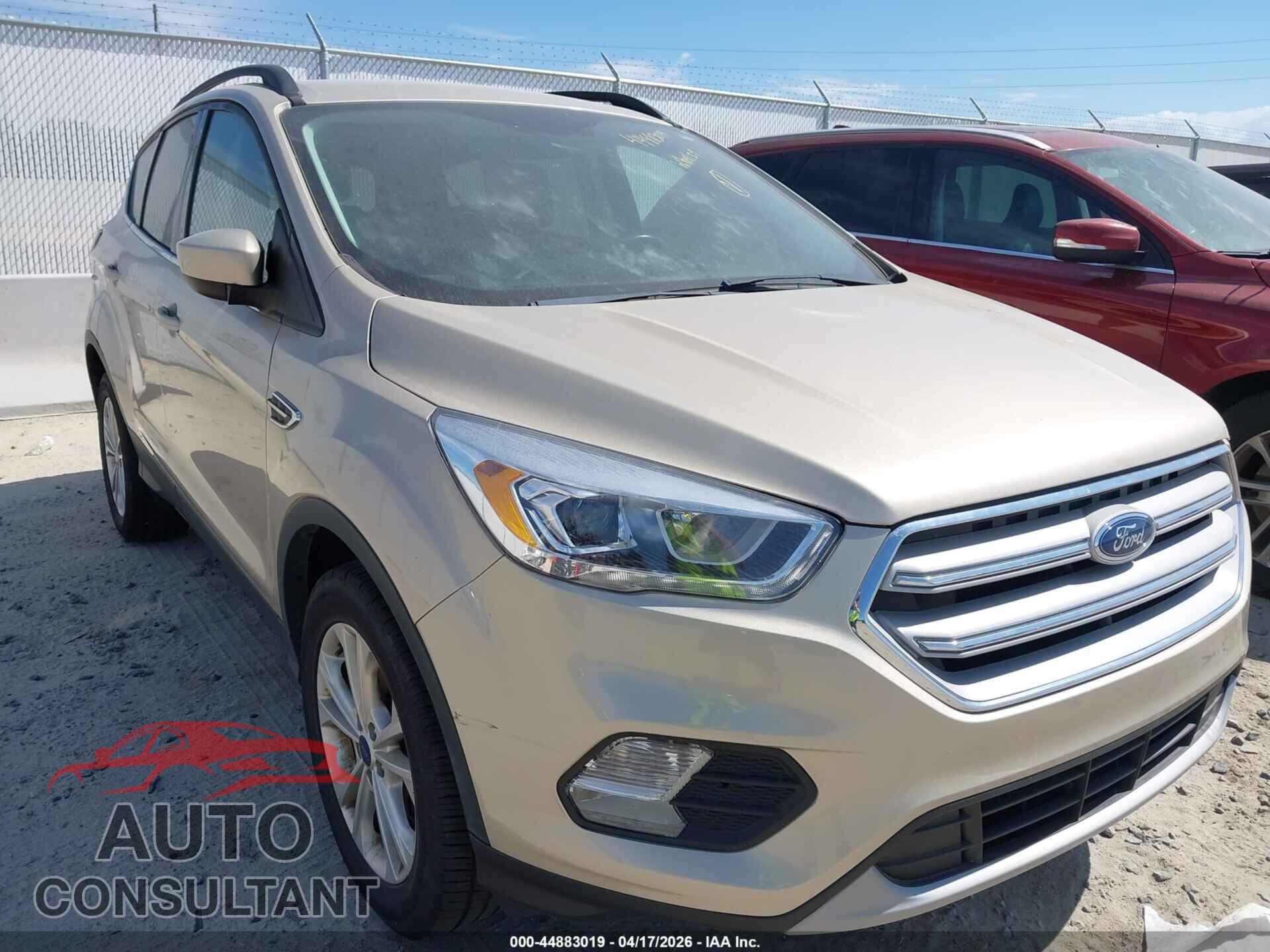 FORD ESCAPE 2017 - 1FMCU9GD7HUC70602