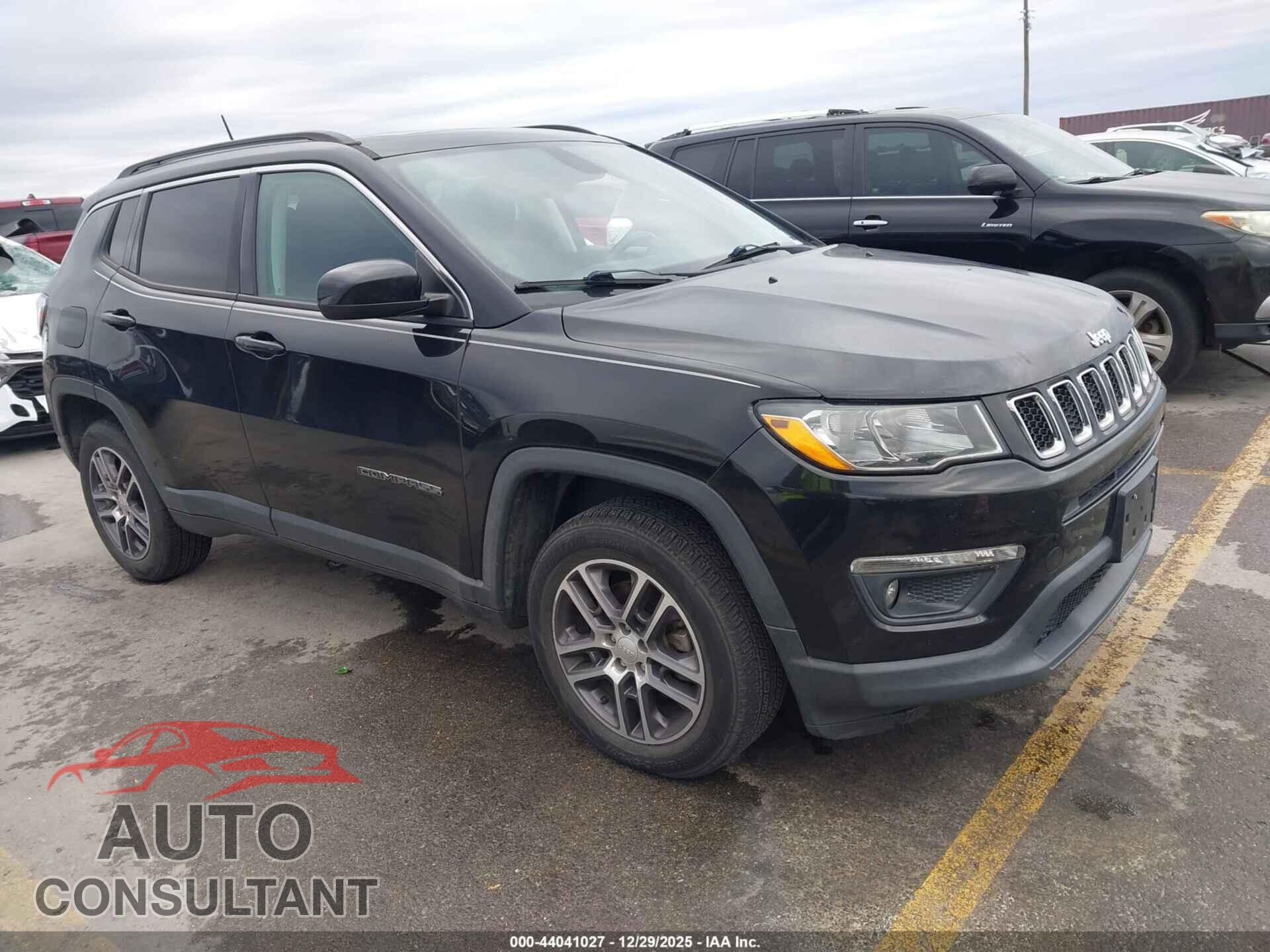 JEEP COMPASS 2018 - 3C4NJDBB0JT100936