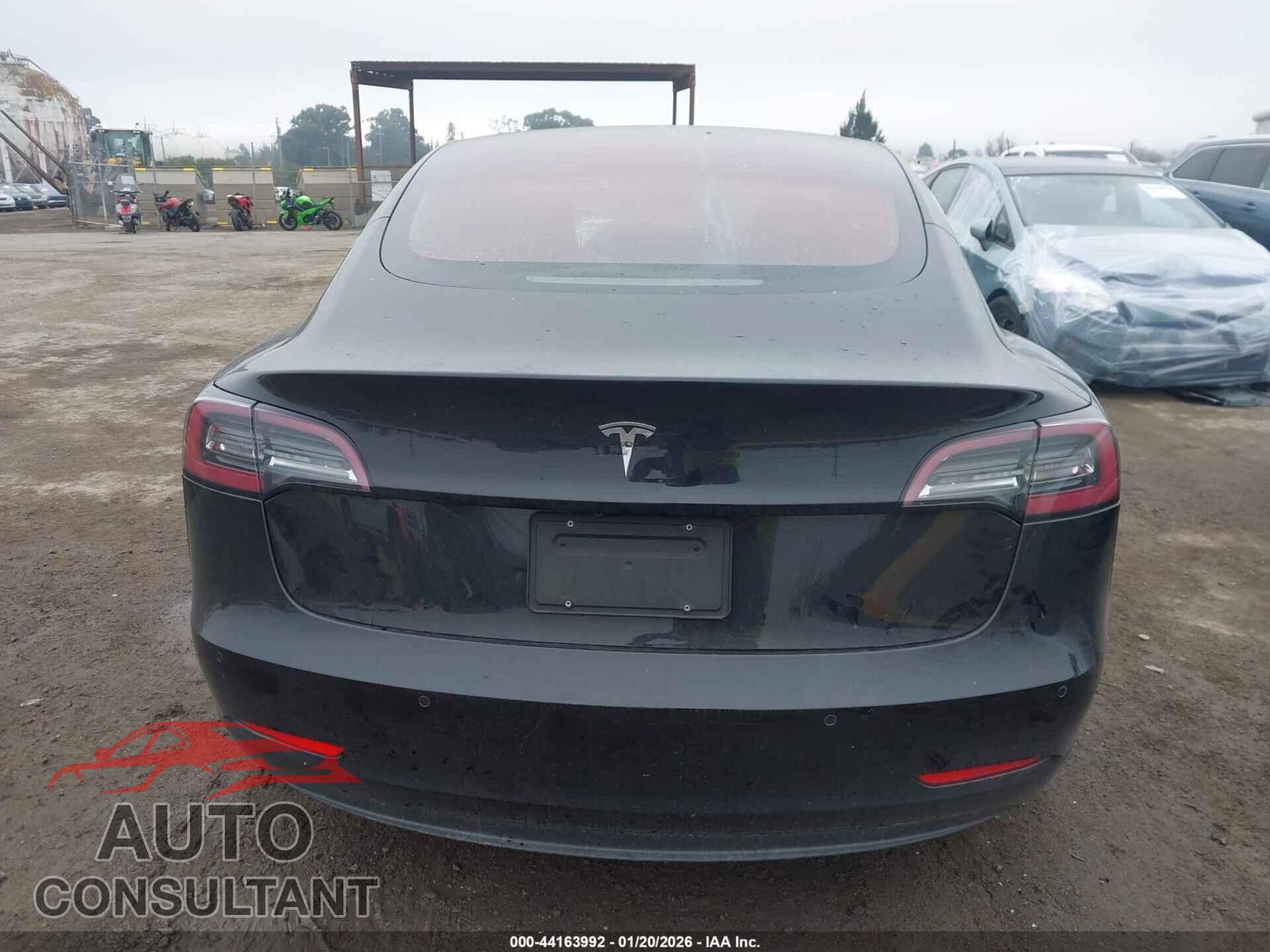 TESLA MODEL 3 2018 - 5YJ3E1EB4JF070814