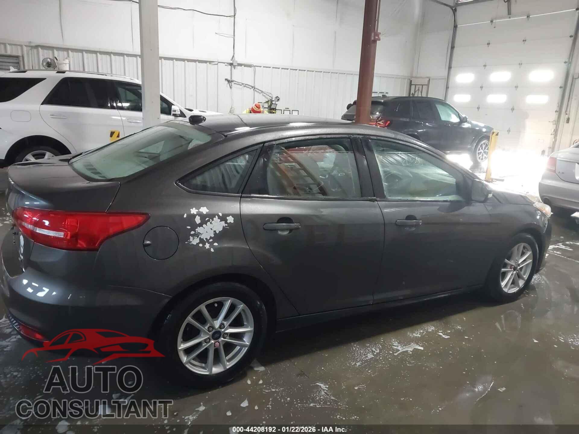 FORD FOCUS 2017 - 1FADP3F25HL229877