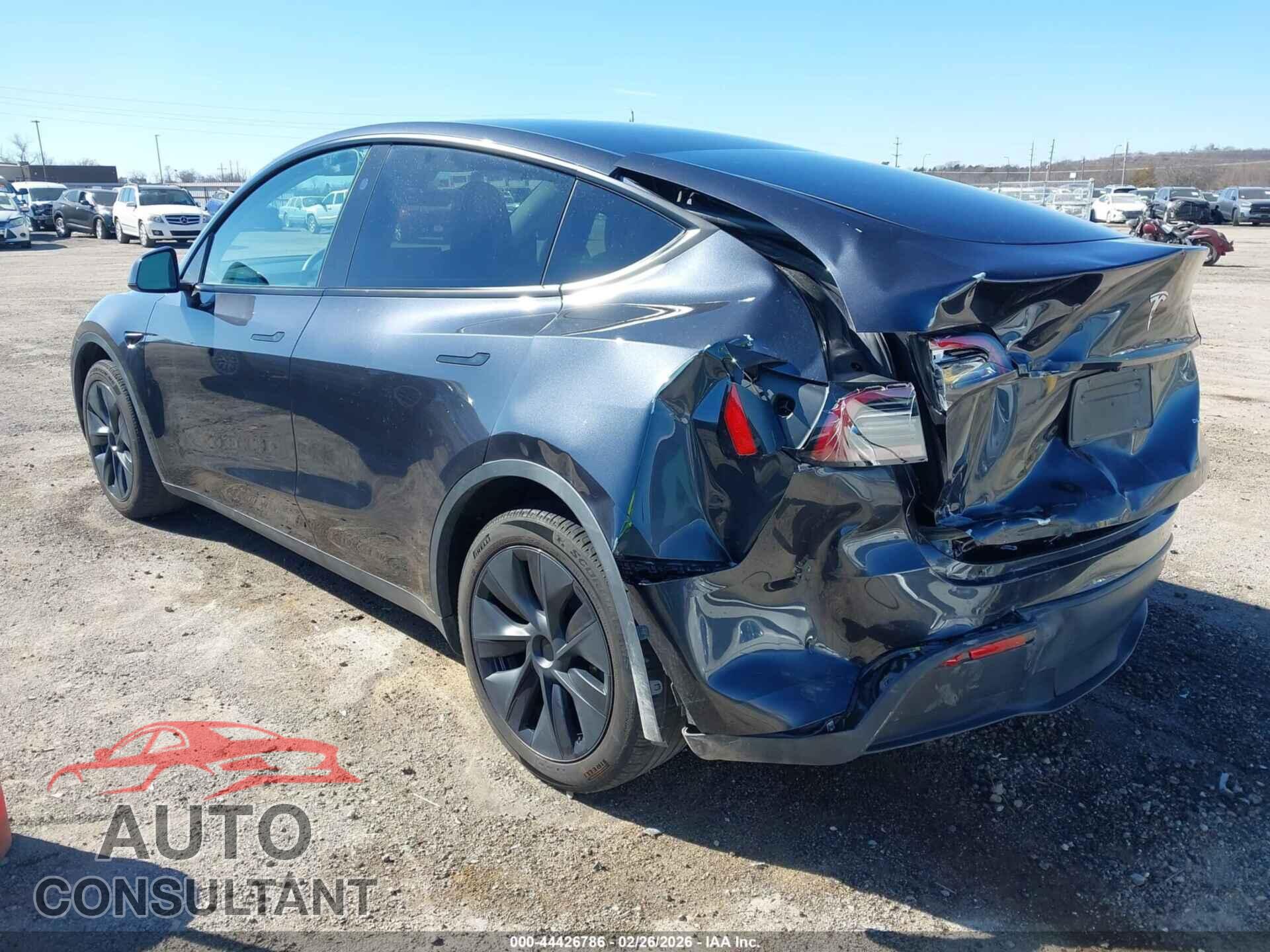 TESLA MODEL Y 2024 - 7SAYGAEE1RF180700