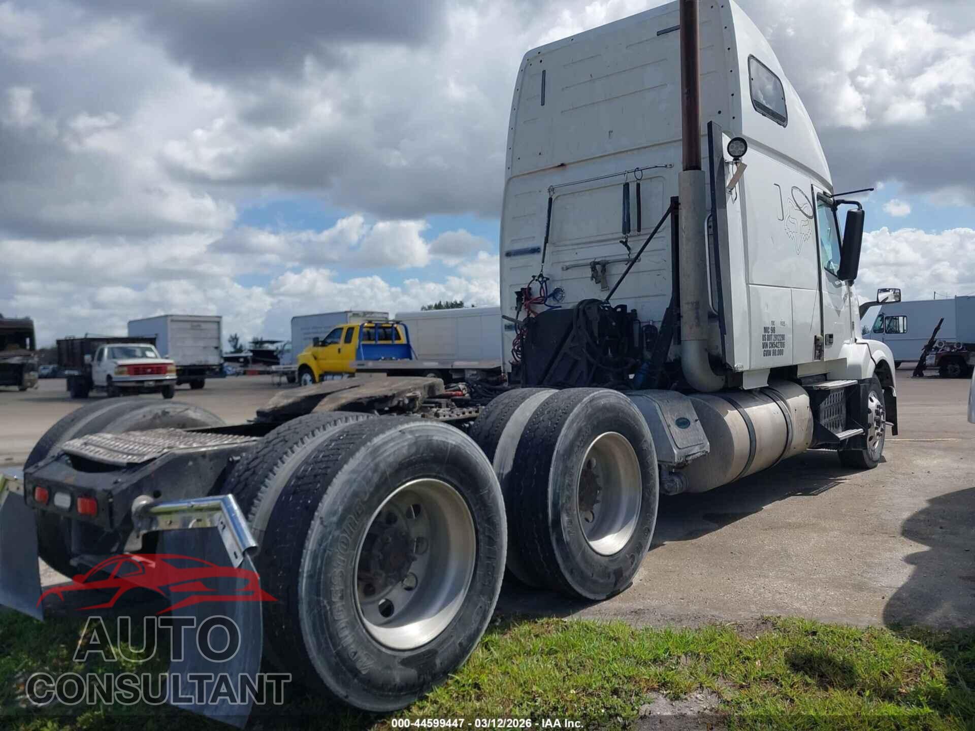 VOLVO VN 2012 - 4V4NC9EJXCN542706