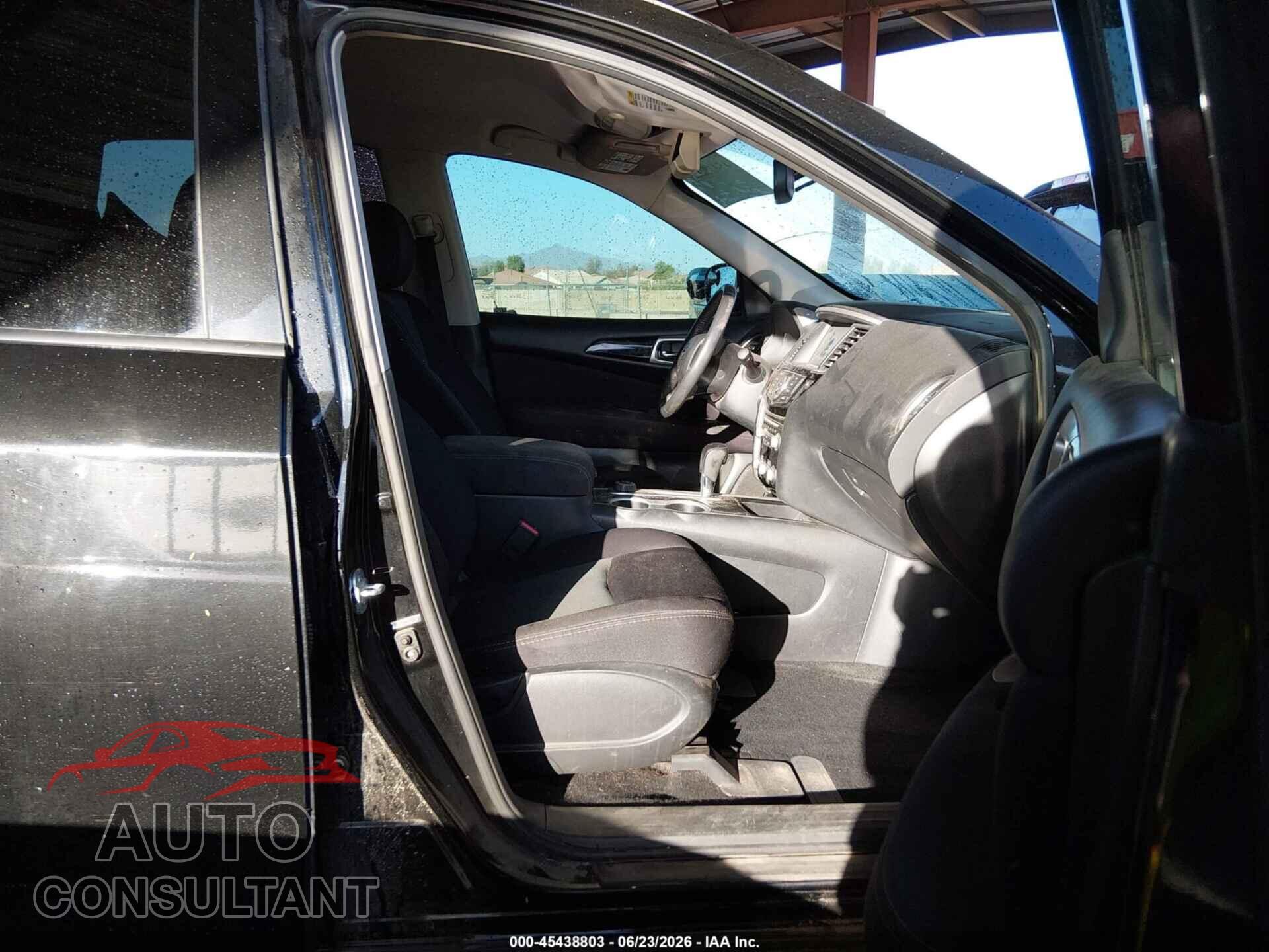 NISSAN PATHFINDER 2017 - 5N1DR2MM4HC648804