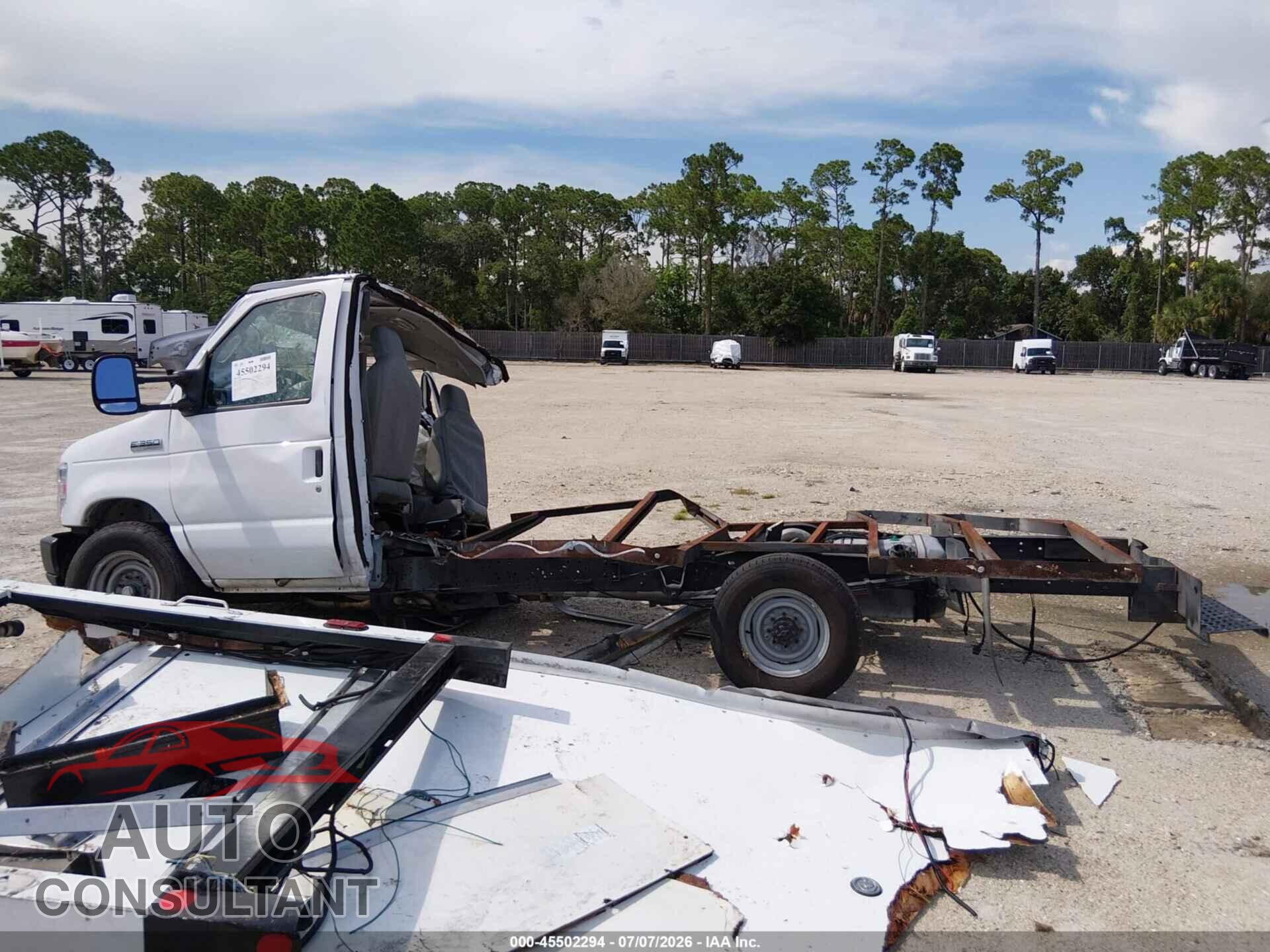 FORD E-350 CUTAWAY 2022 - 1FDWE3FK2NDC25960