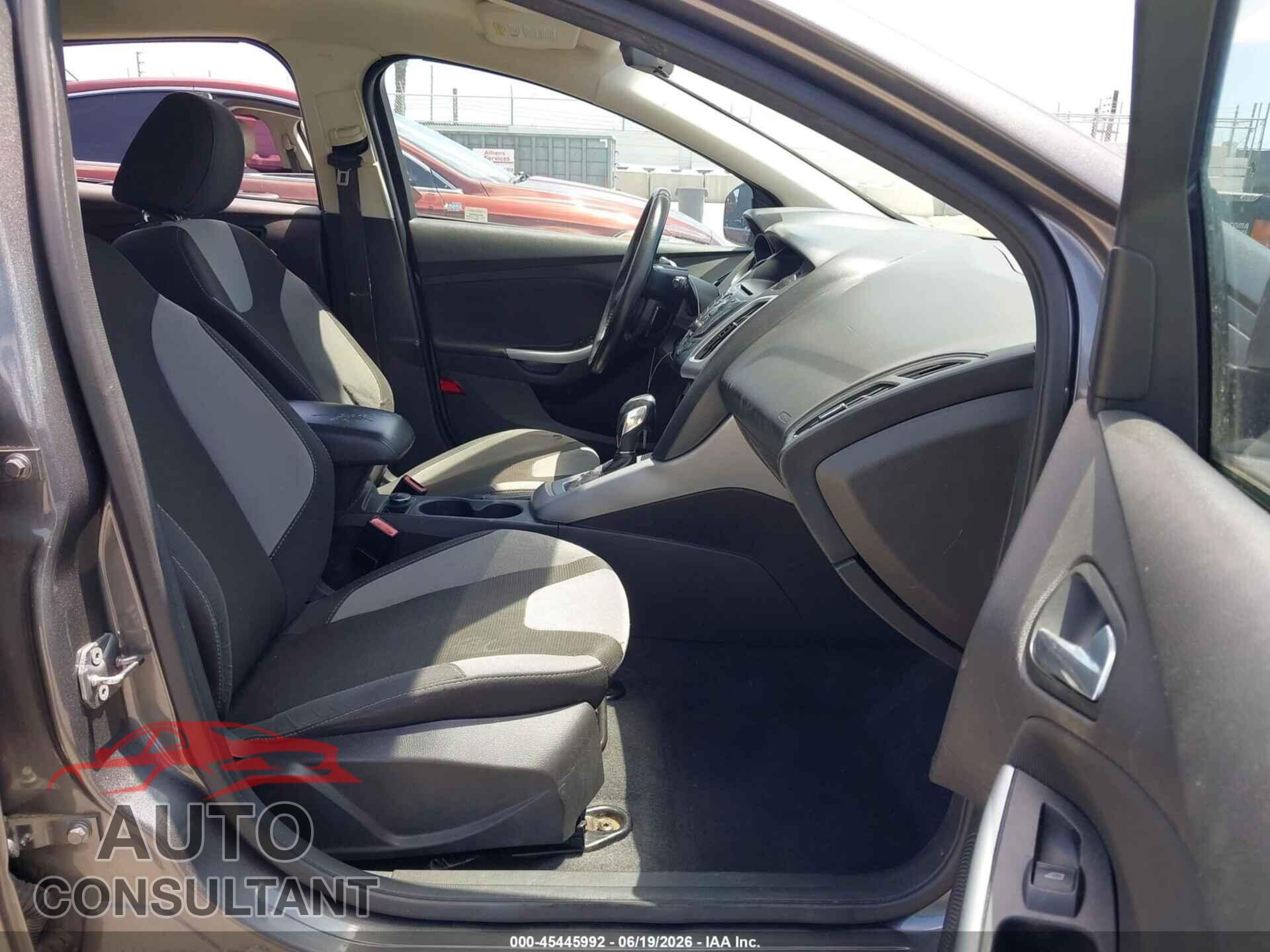 FORD FOCUS 2012 - 1FAHP3K21CL419899