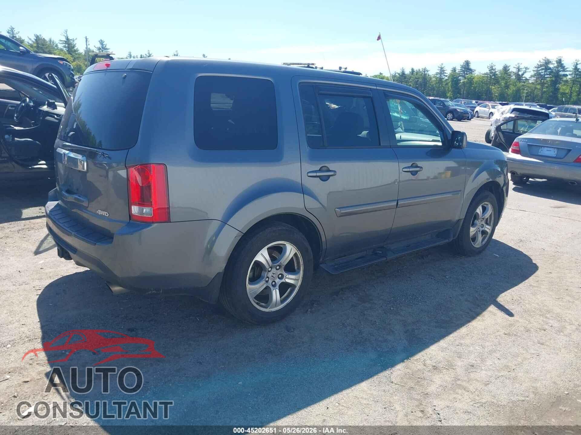 HONDA PILOT 2013 - 5FNYF4H47DB001671