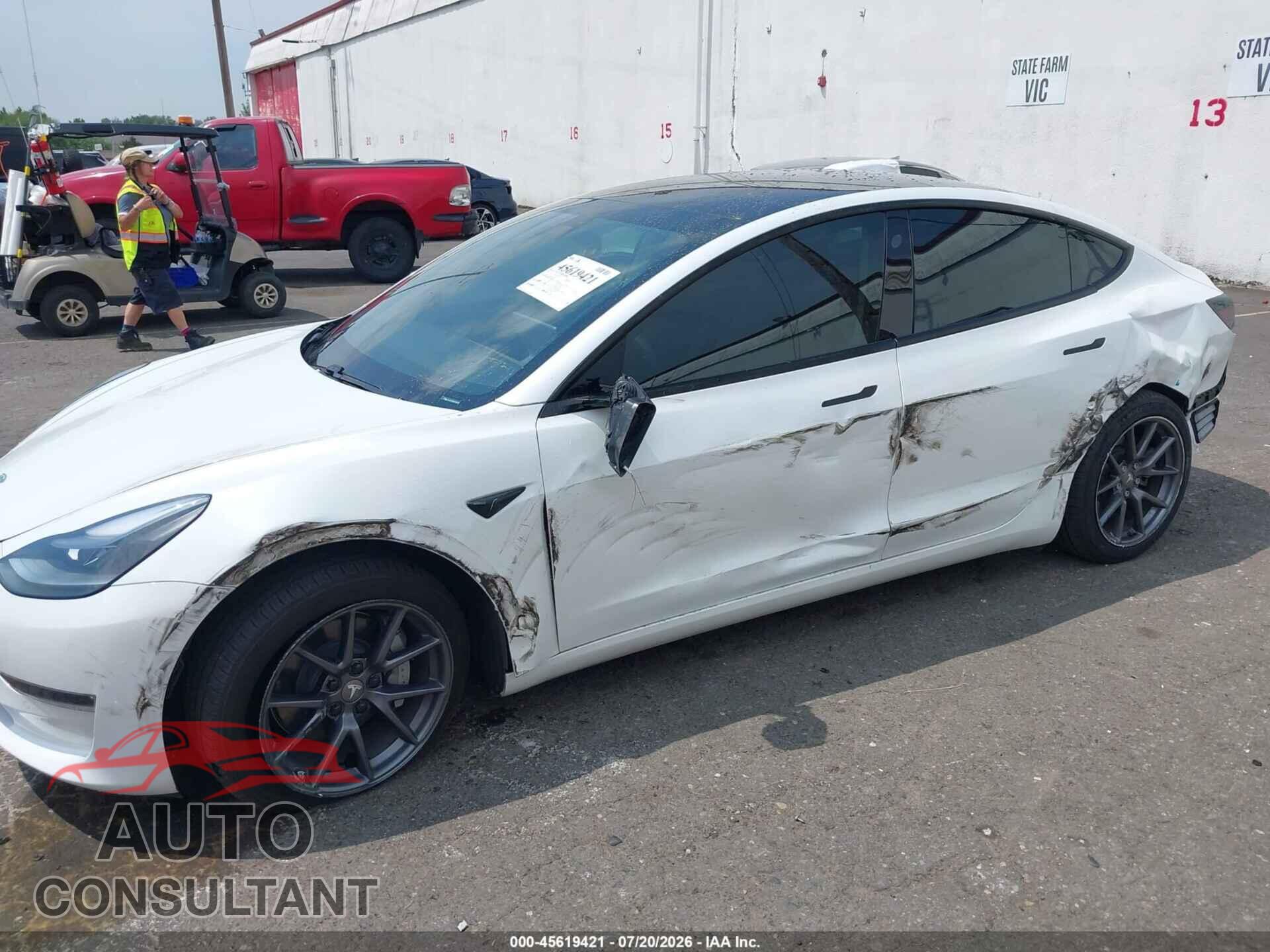 TESLA MODEL 3 2021 - 5YJ3E1EB8MF997982