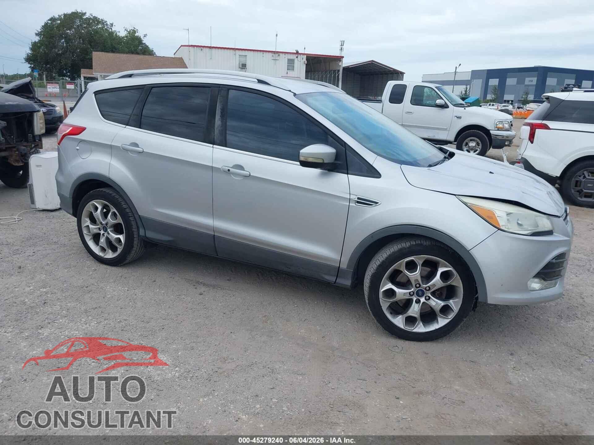 FORD ESCAPE 2015 - 1FMCU0J96FUC40357