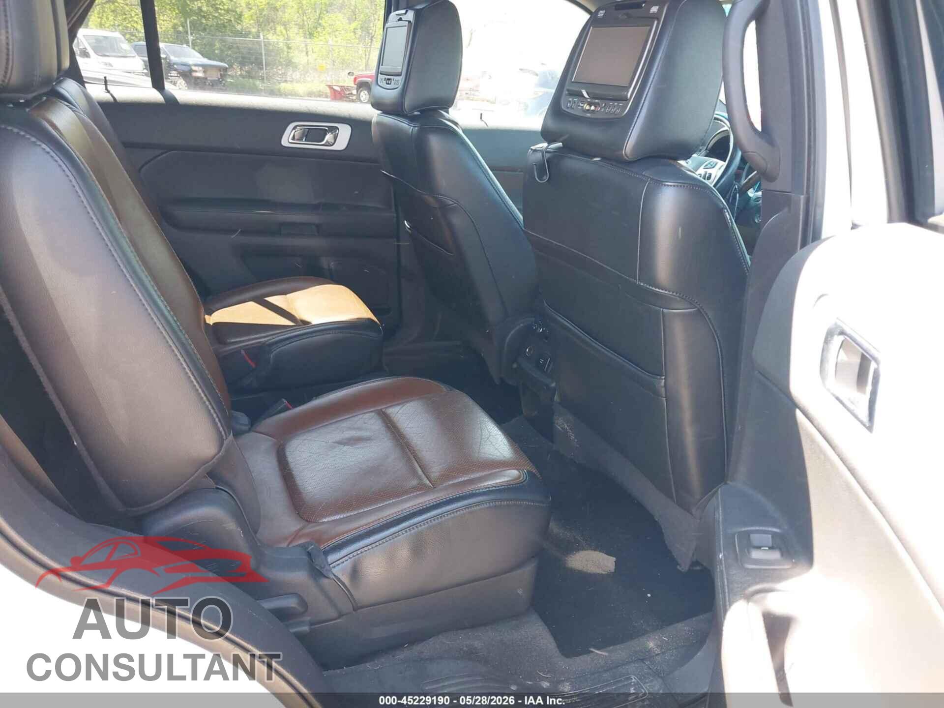 FORD EXPLORER 2011 - 1FMHK8F81BGA03519