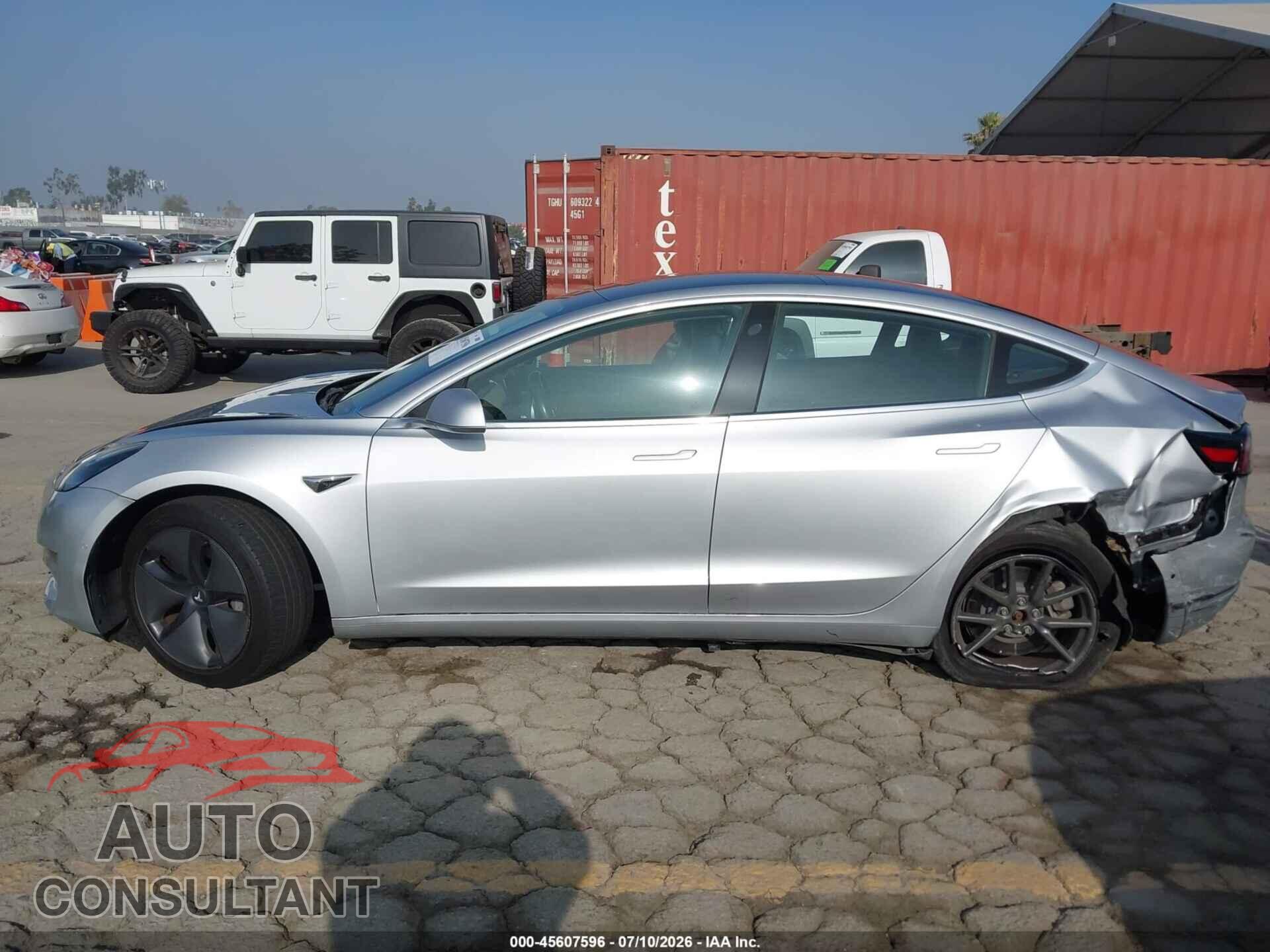 TESLA MODEL 3 2018 - 5YJ3E1EAXJF044015