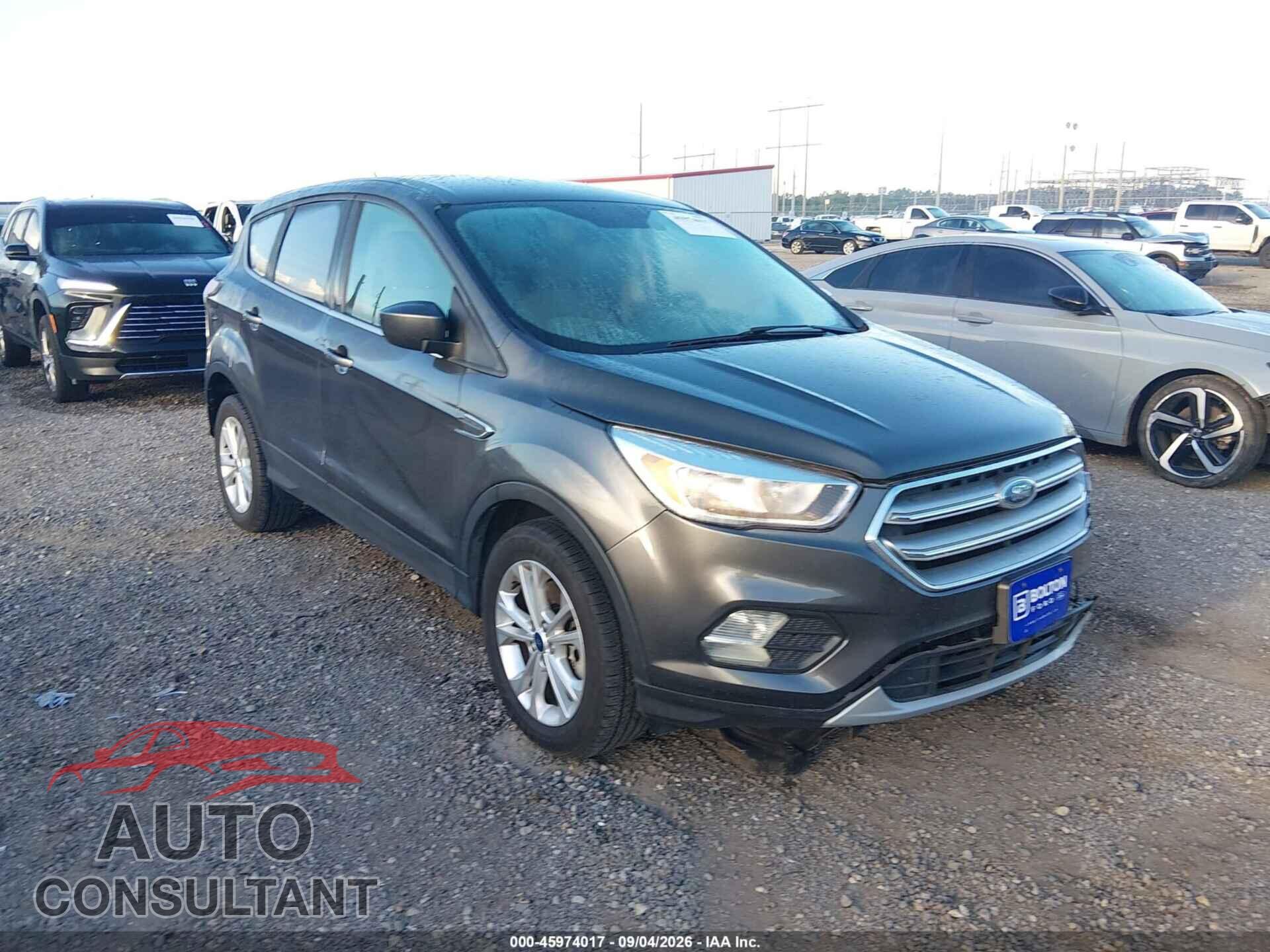 FORD ESCAPE 2017 - 1FMCU0G90HUB05577