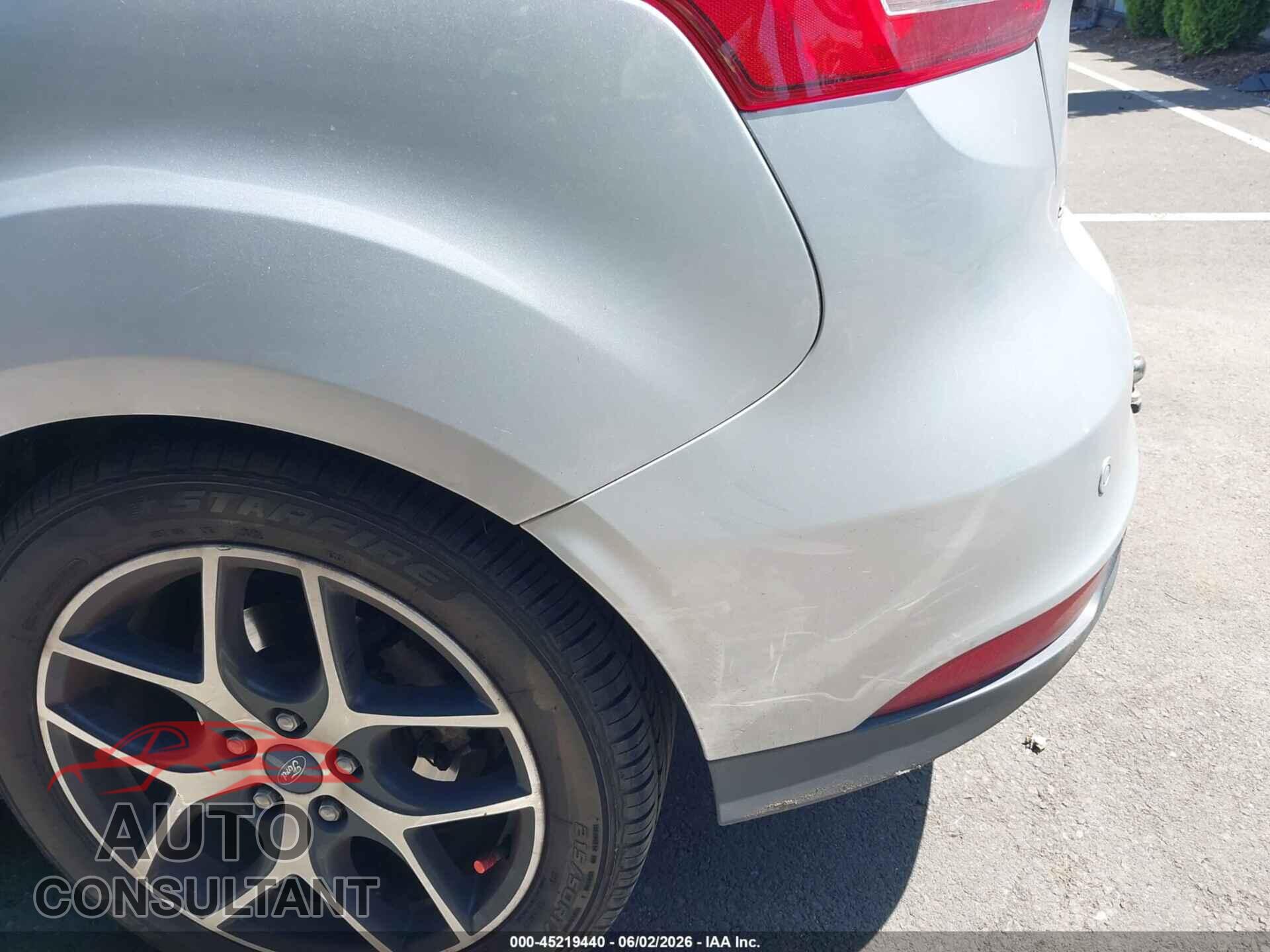FORD FOCUS 2017 - 1FADP3M25HL344305
