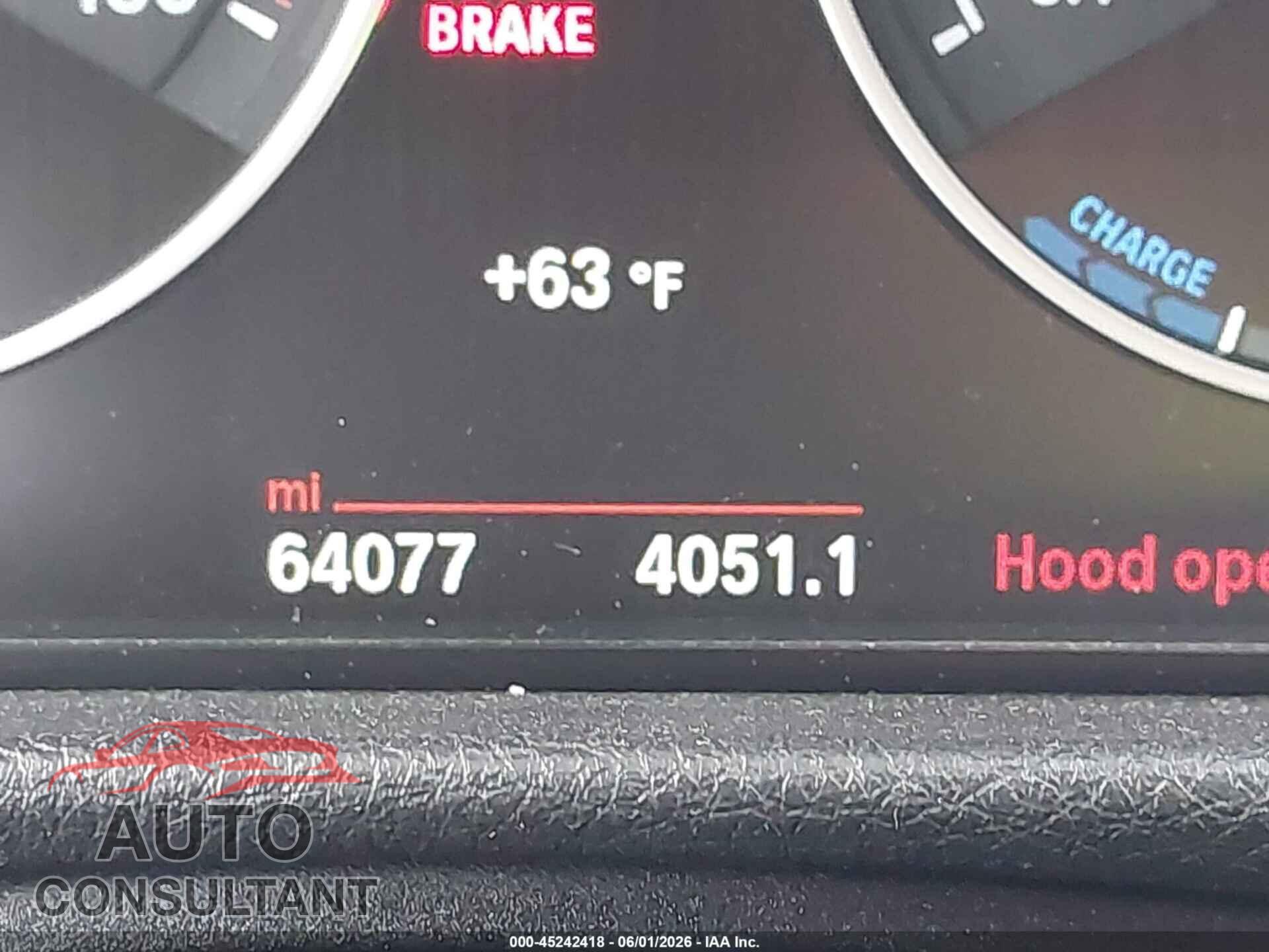 BMW 330E 2017 - WBA8E1C3XHA159210
