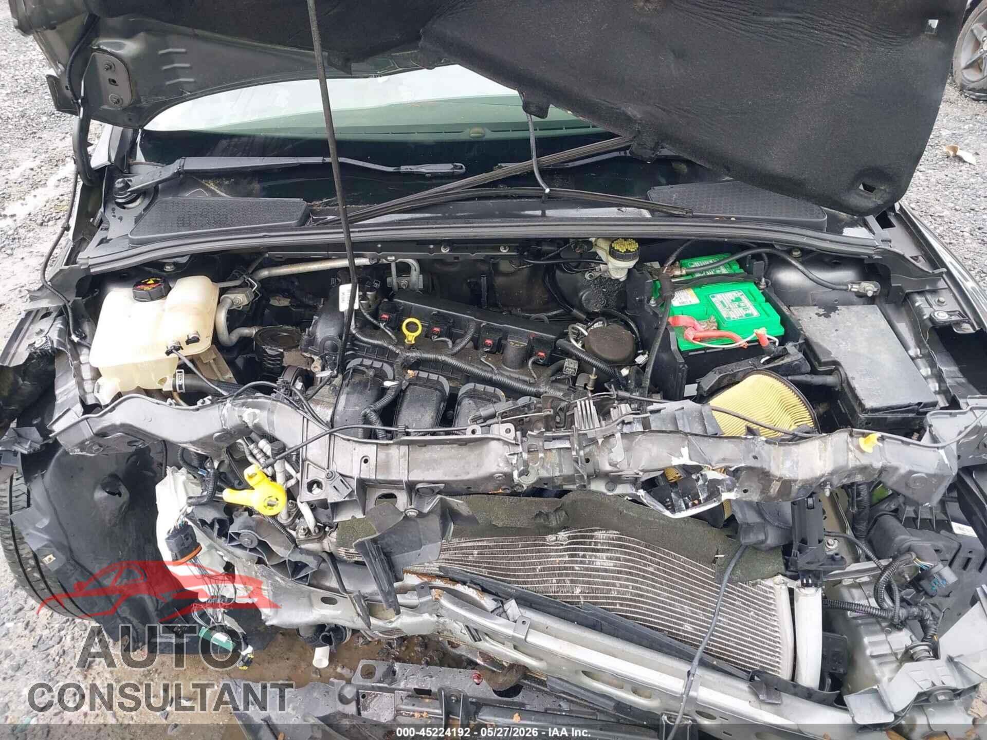 FORD FOCUS 2015 - 1FADP3F26FL214771