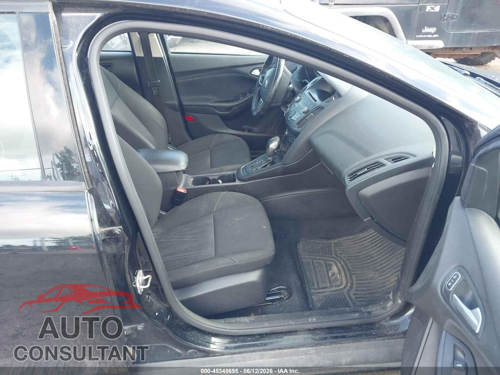 FORD FOCUS 2017 - 1FADP3F28HL244132