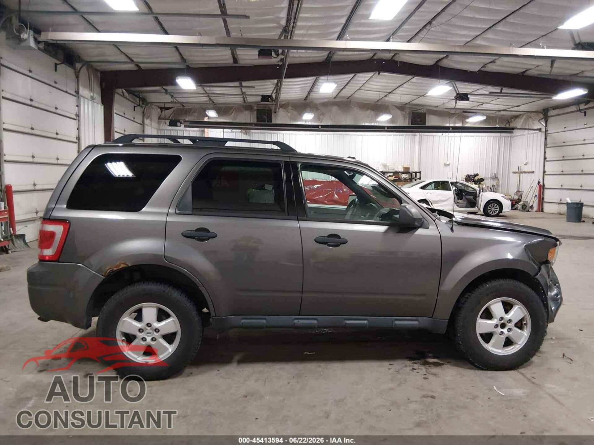 FORD ESCAPE 2010 - 1FMCU9DG2AKA11970