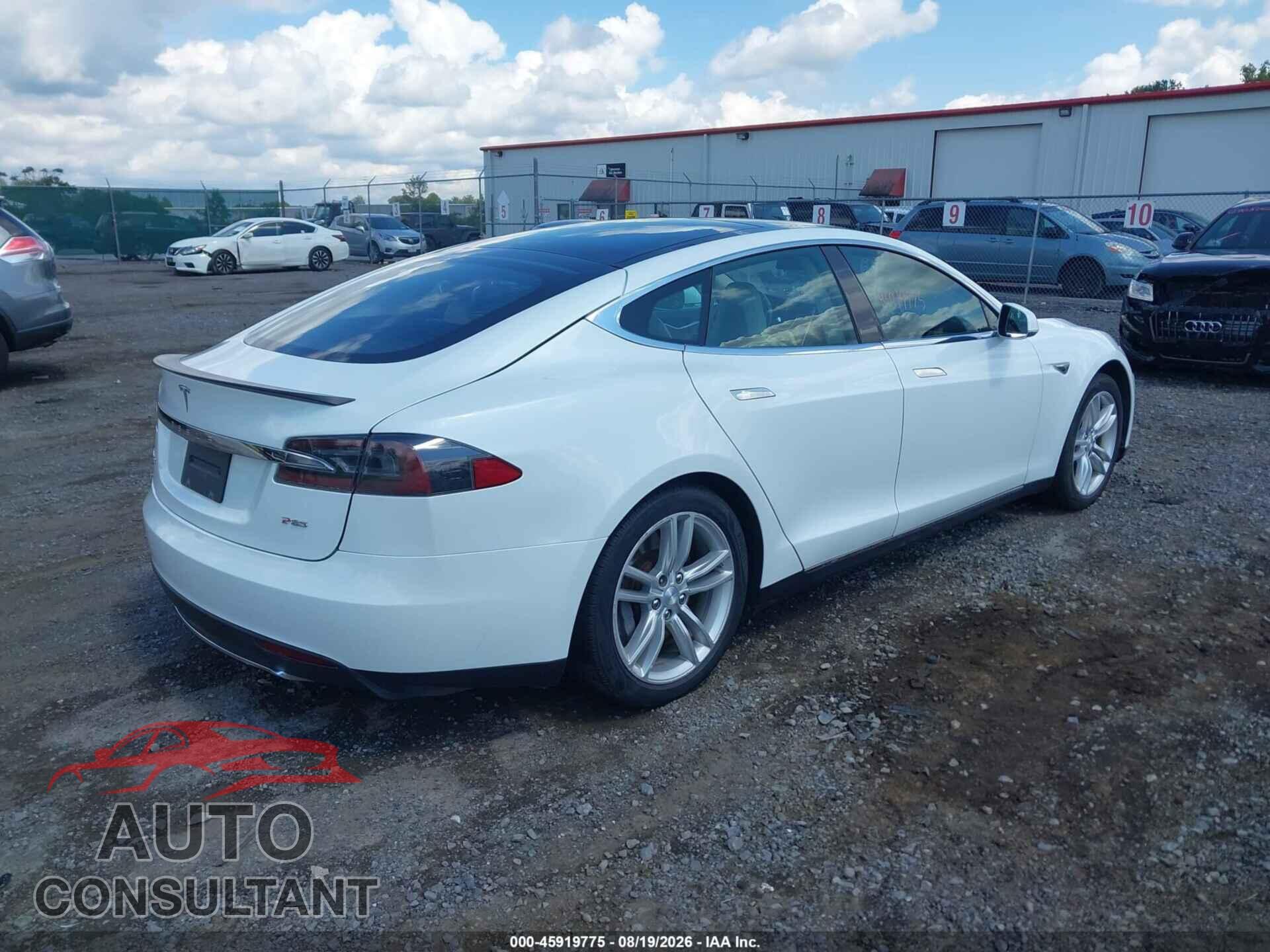 TESLA MODEL S 2013 - 5YJSA1DP2DFP13475