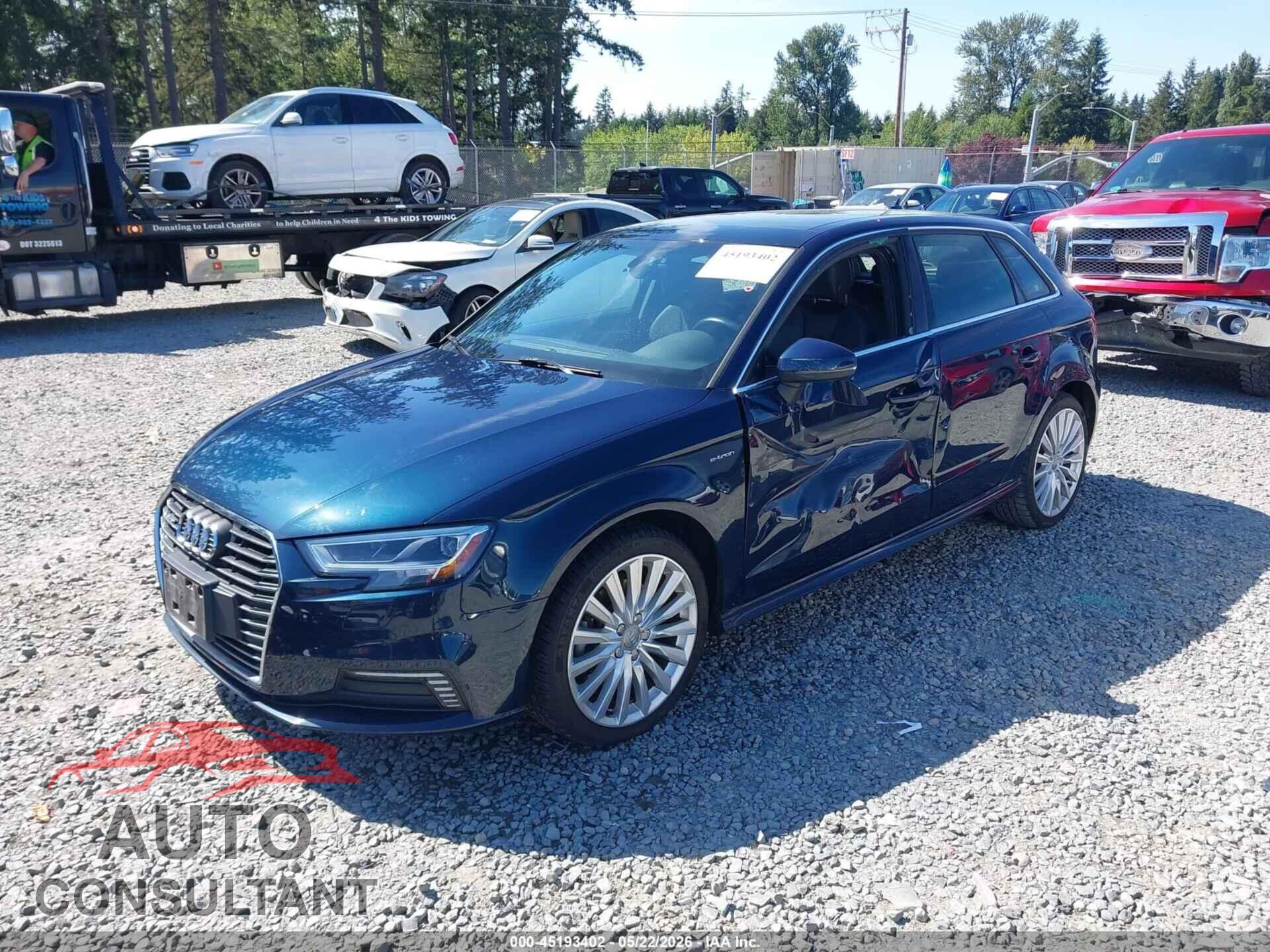 AUDI A3 E-TRON 2017 - WAUTPBFF2HA045699