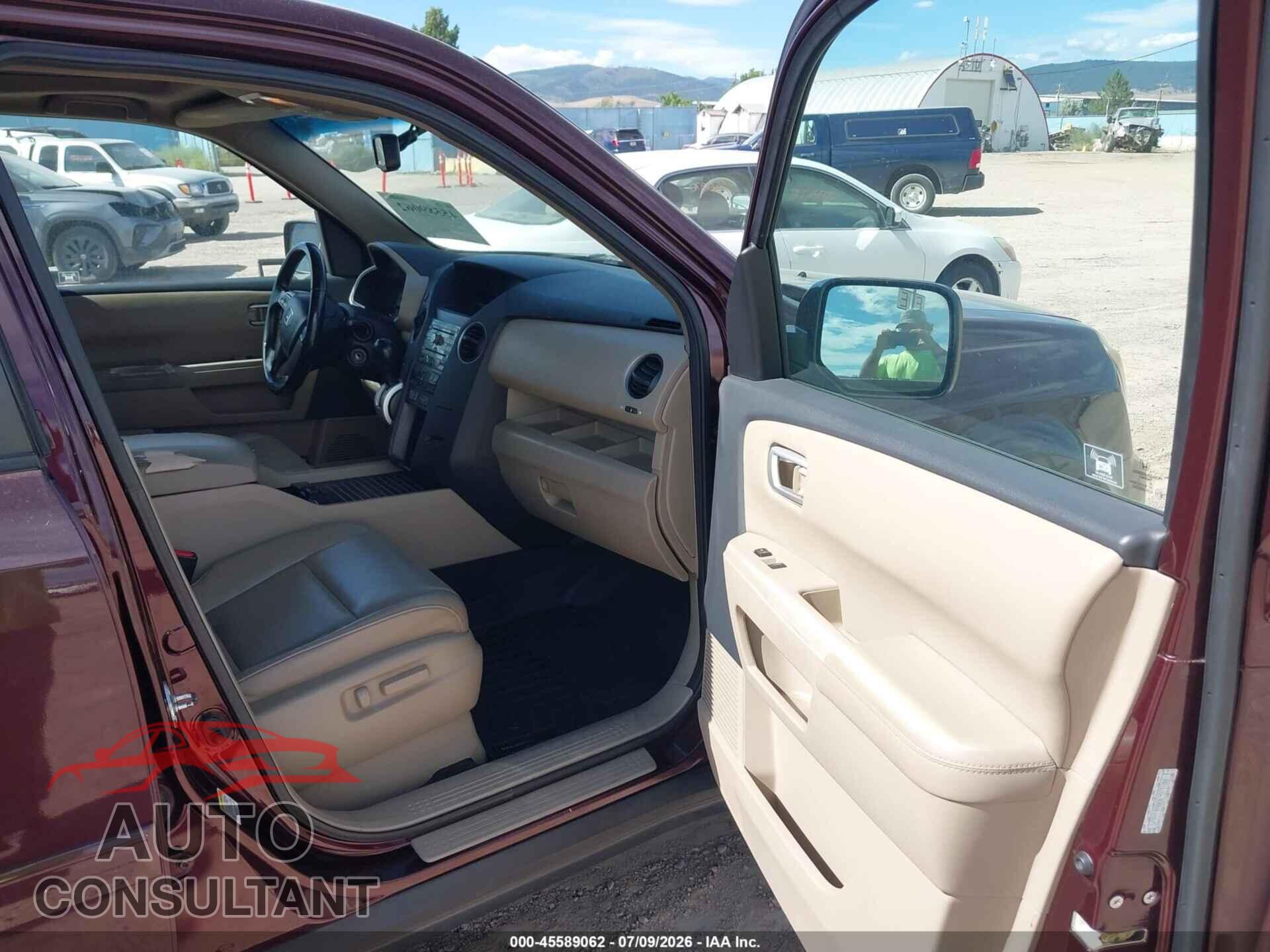 HONDA PILOT 2011 - 5FNYF4H60BB070801