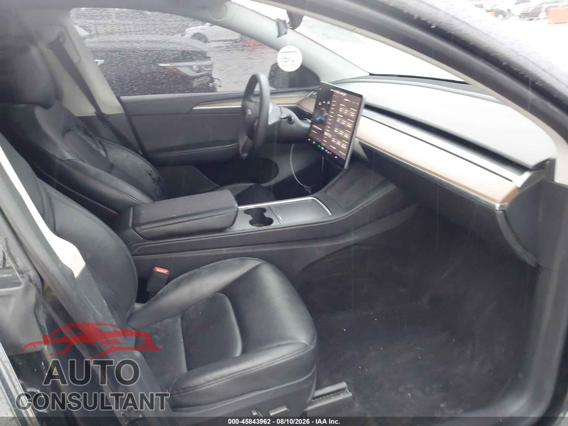 TESLA MODEL Y 2024 - 7SAYGDED5RF185097