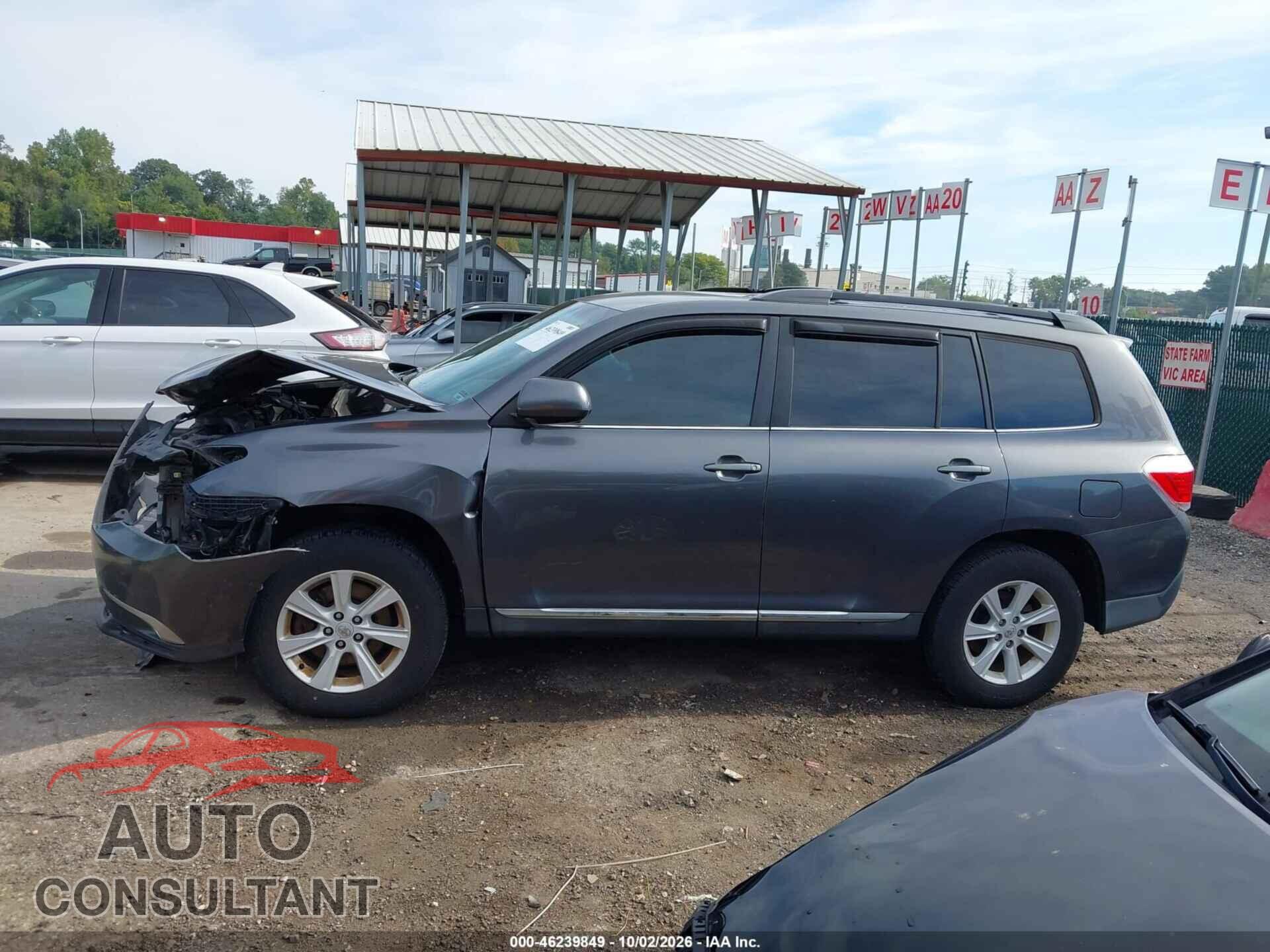 TOYOTA HIGHLANDER 2013 - 5TDBK3EH8DS228902