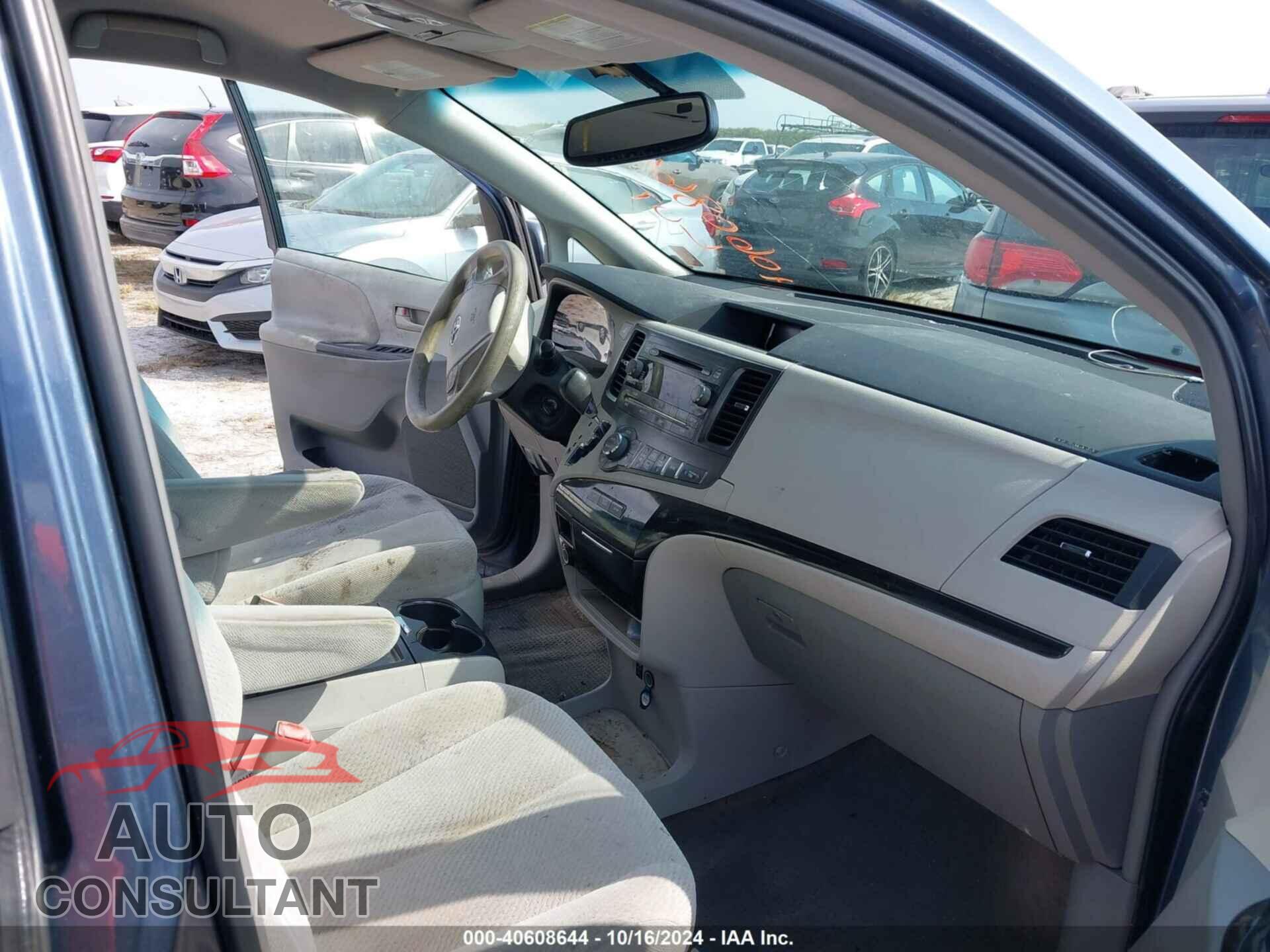 TOYOTA SIENNA 2013 - 5TDKK3DC8DS351329