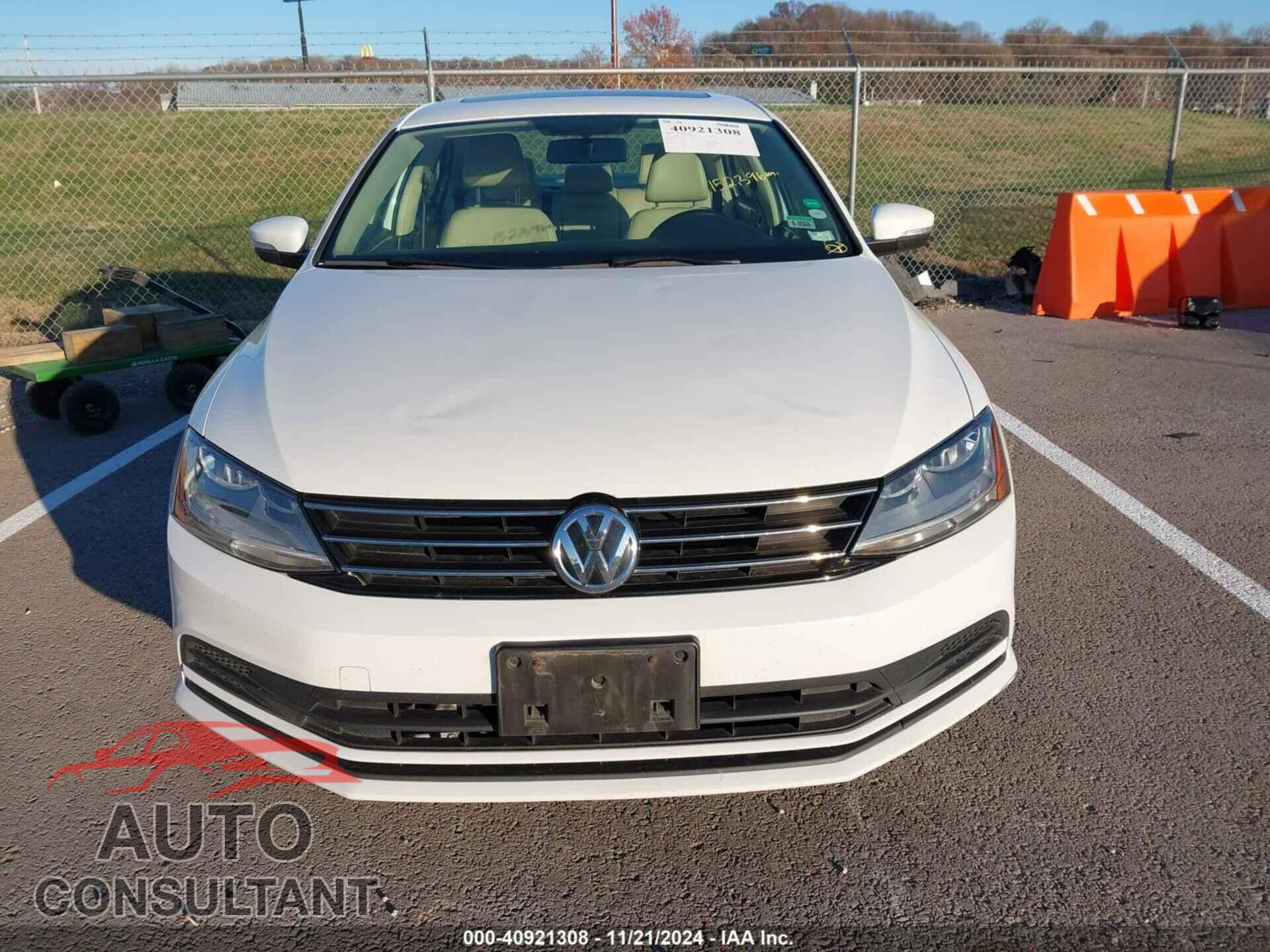 VOLKSWAGEN JETTA 2017 - 3VWDB7AJ2HM311060