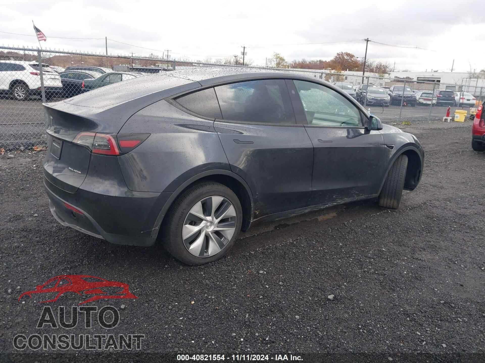 TESLA MODEL Y 2024 - 7SAYGDEE3RF033716