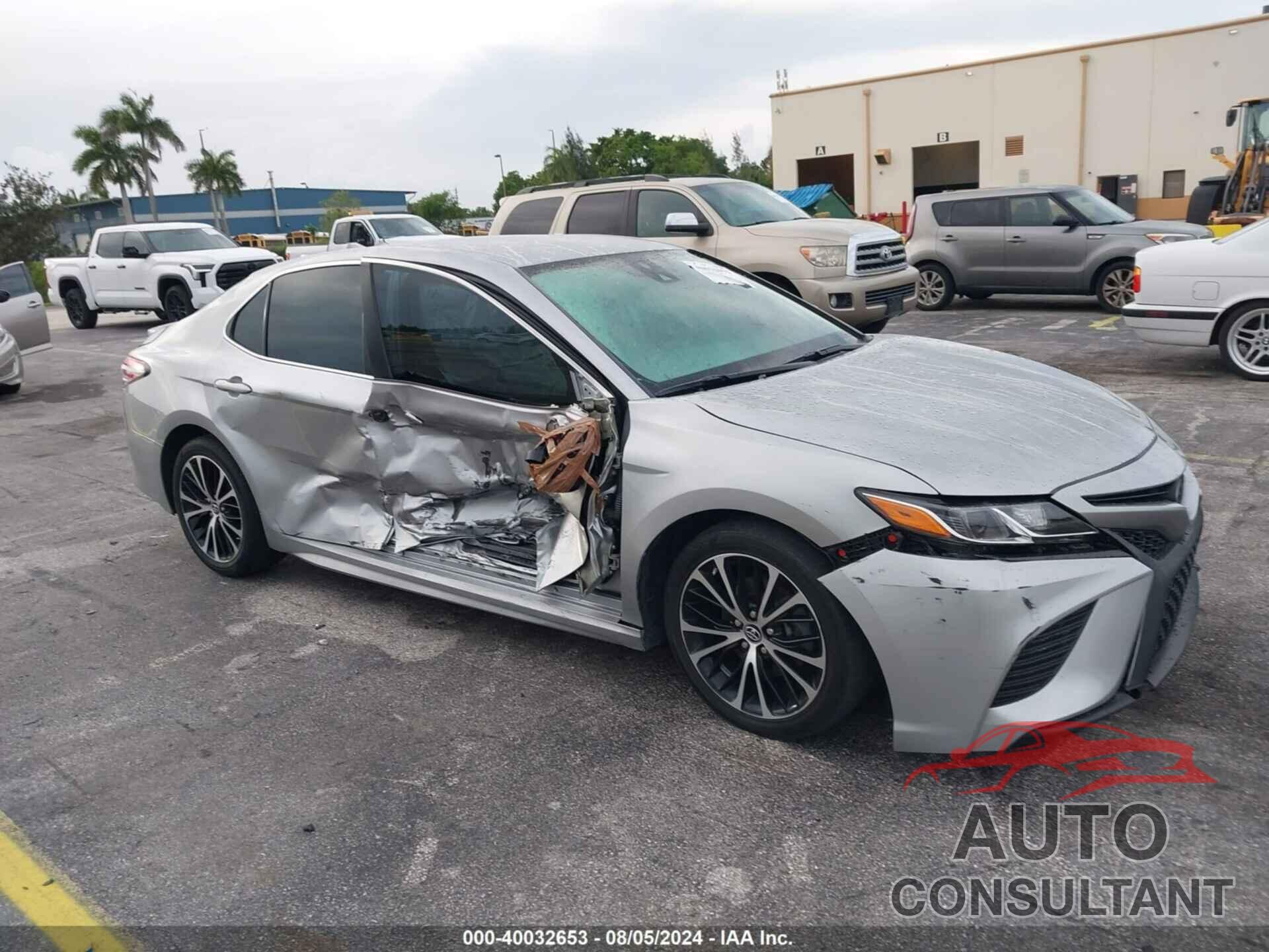 TOYOTA CAMRY 2019 - 4T1B11HK2KU684512