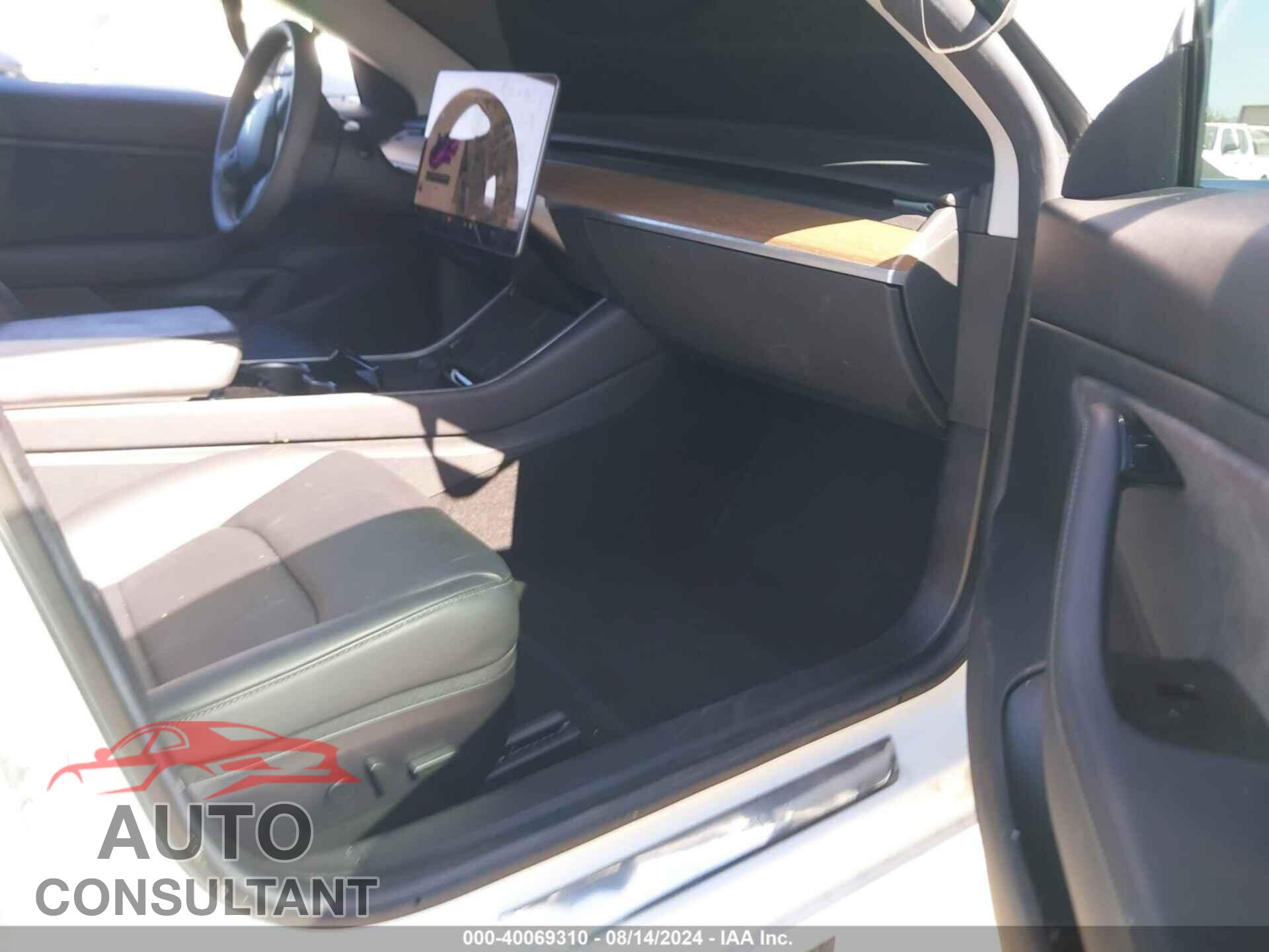 TESLA MODEL 3 2019 - 5YJ3E1EB8KF469341