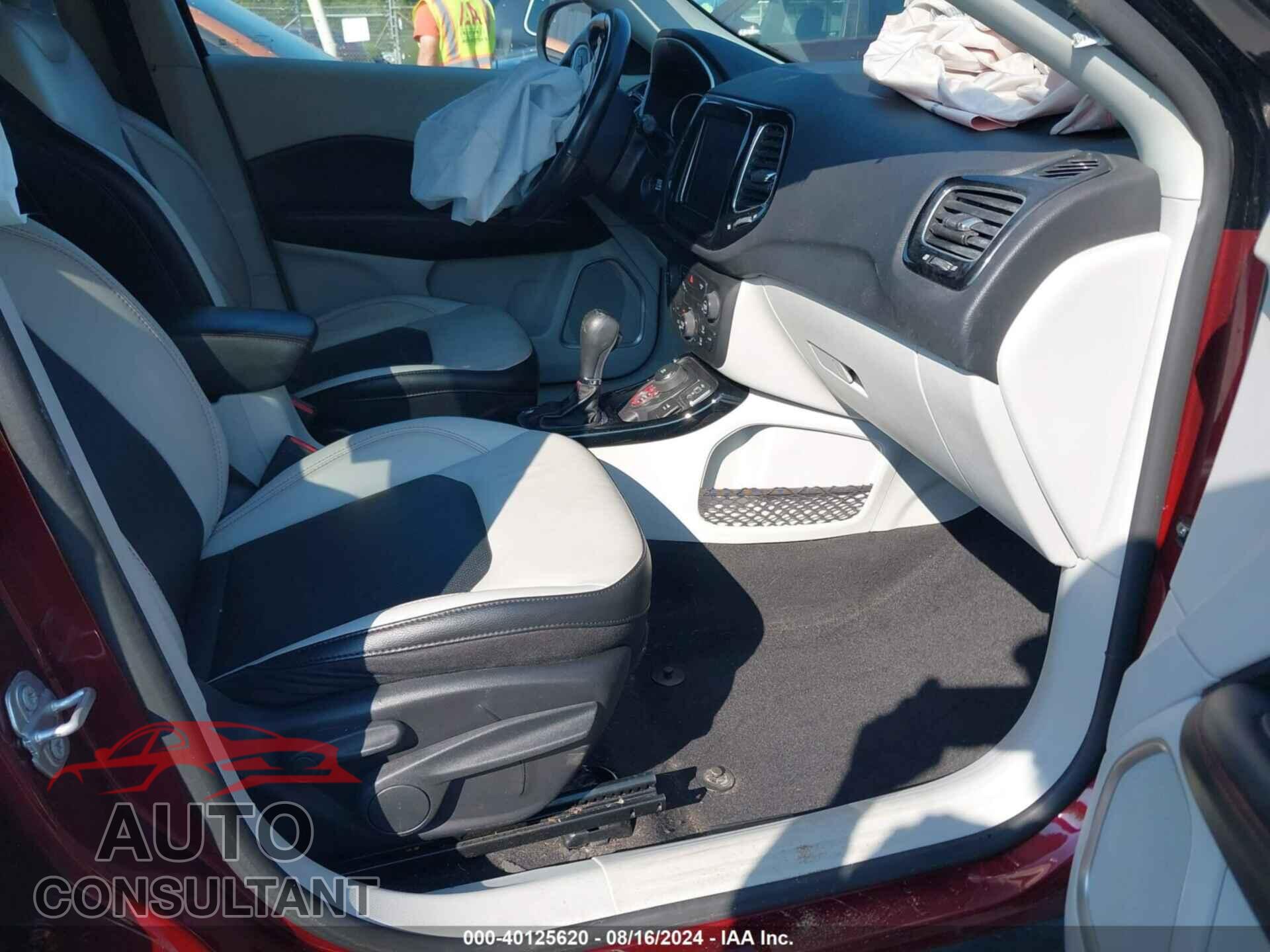 JEEP COMPASS 2020 - 3C4NJDCB9LT249105