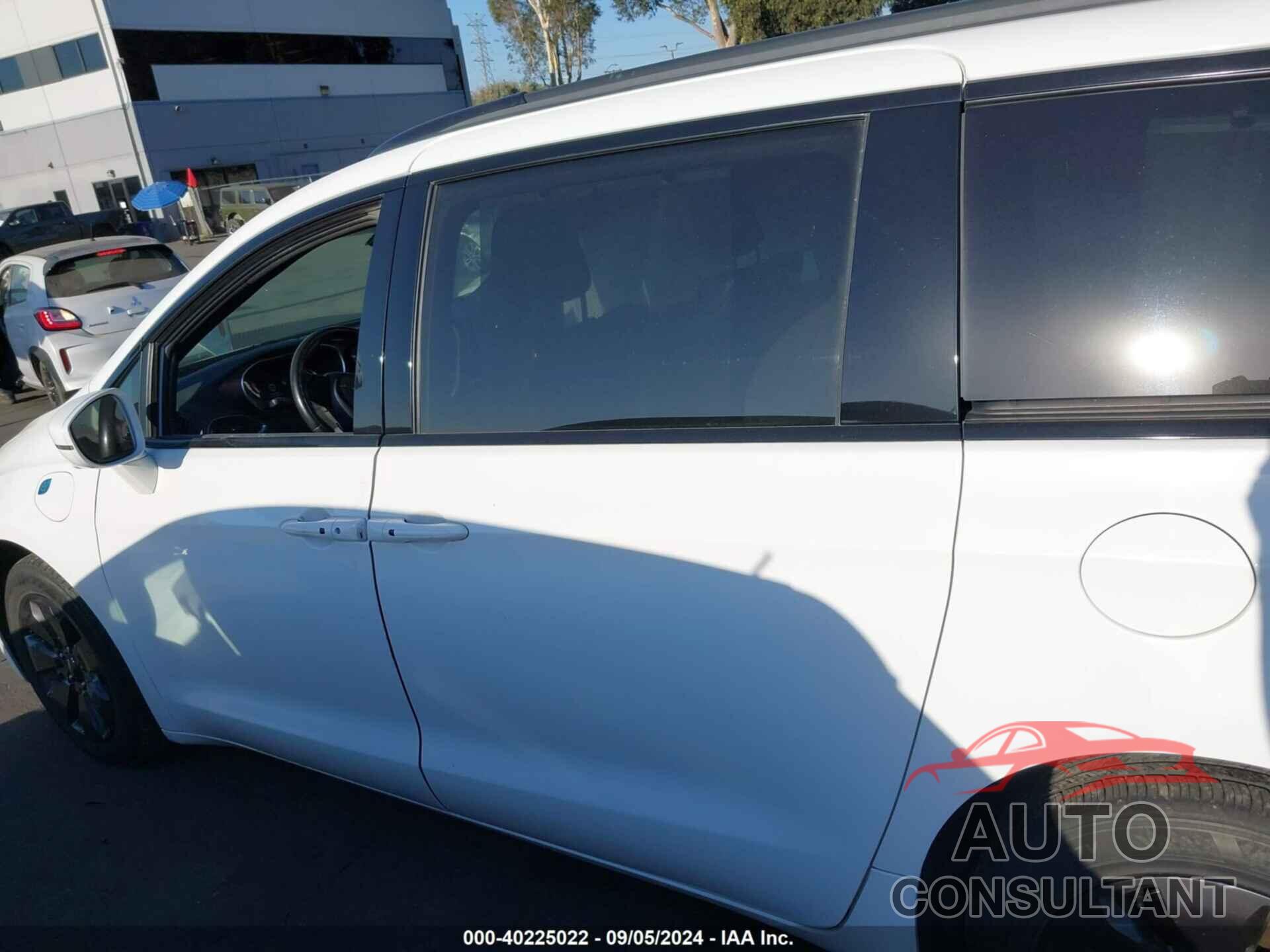 CHRYSLER PACIFICA HYBRID 2020 - 2C4RC1N7XLR134454