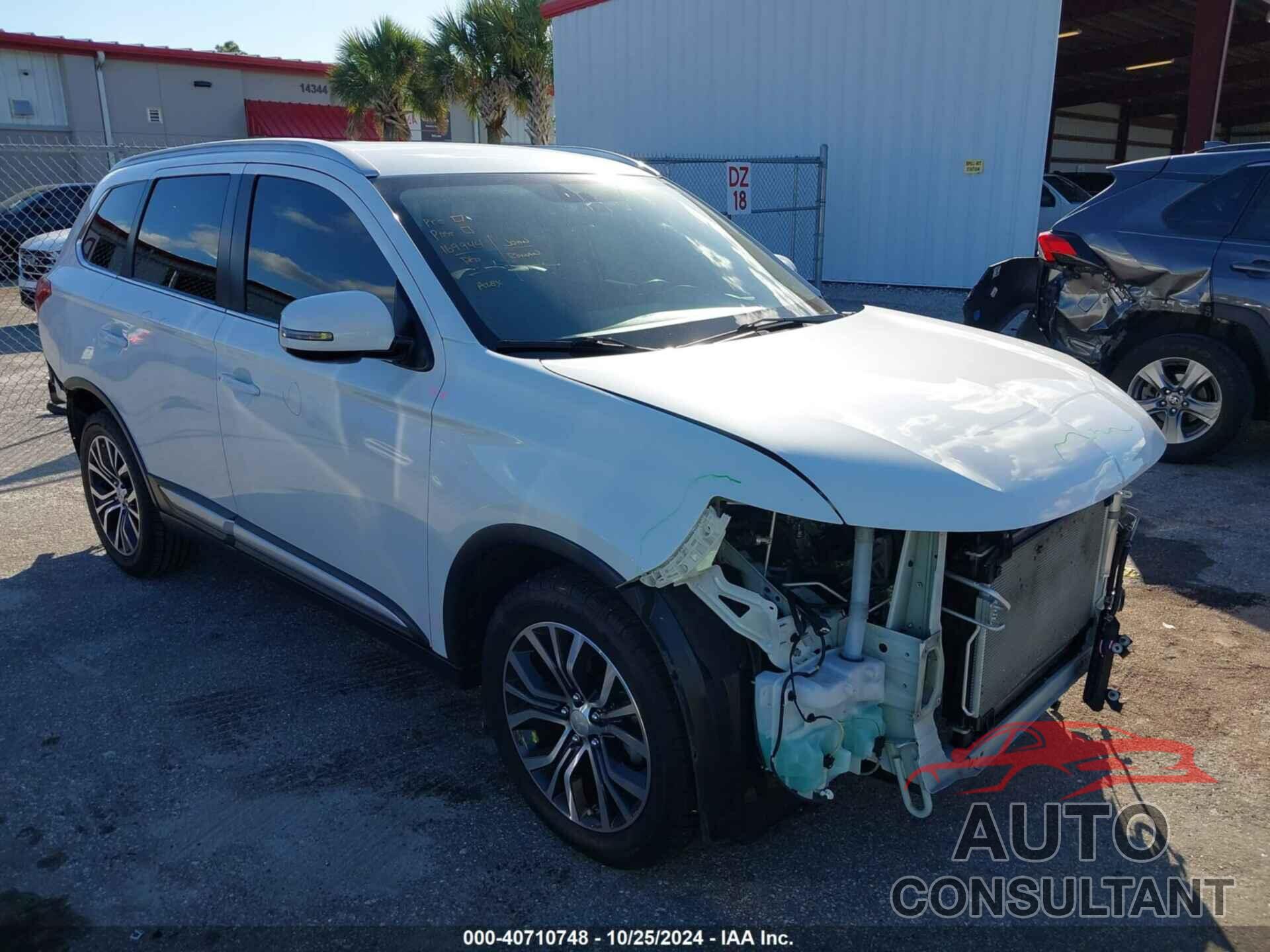 MITSUBISHI OUTLANDER 2018 - JA4AD3A32JZ049890