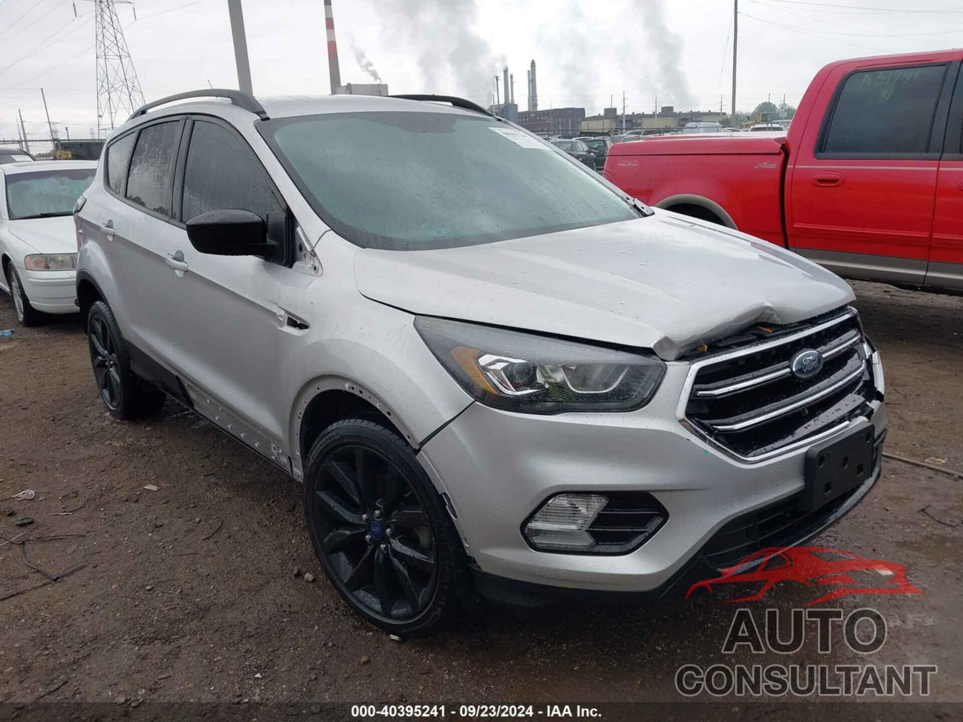 FORD ESCAPE 2017 - 1FMCU0GD6HUC46562
