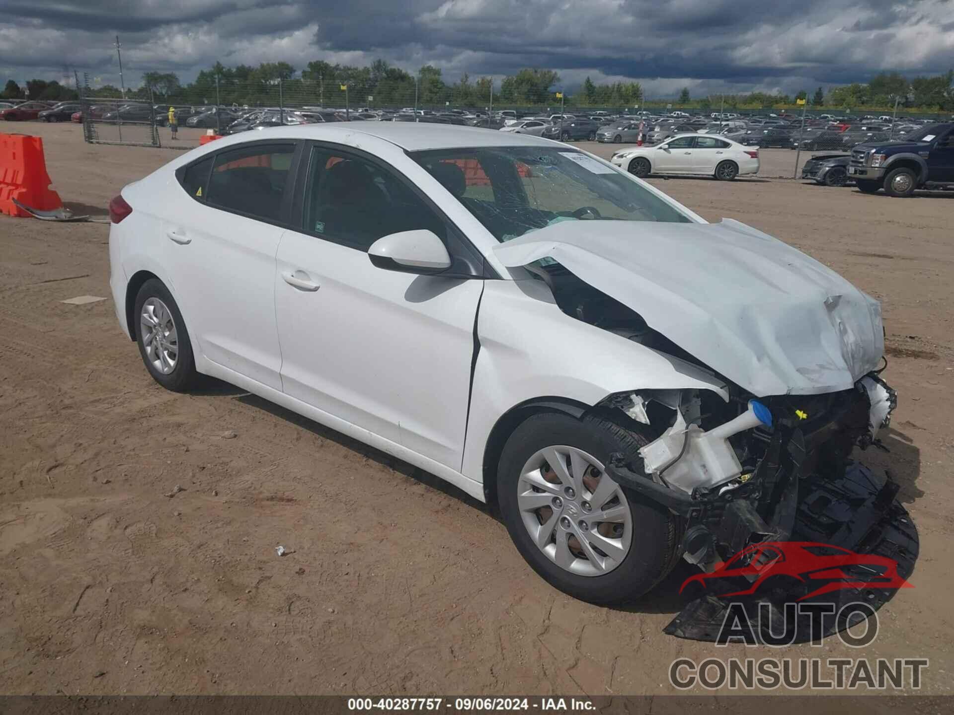 HYUNDAI ELANTRA 2018 - 5NPD74LF2JH336192