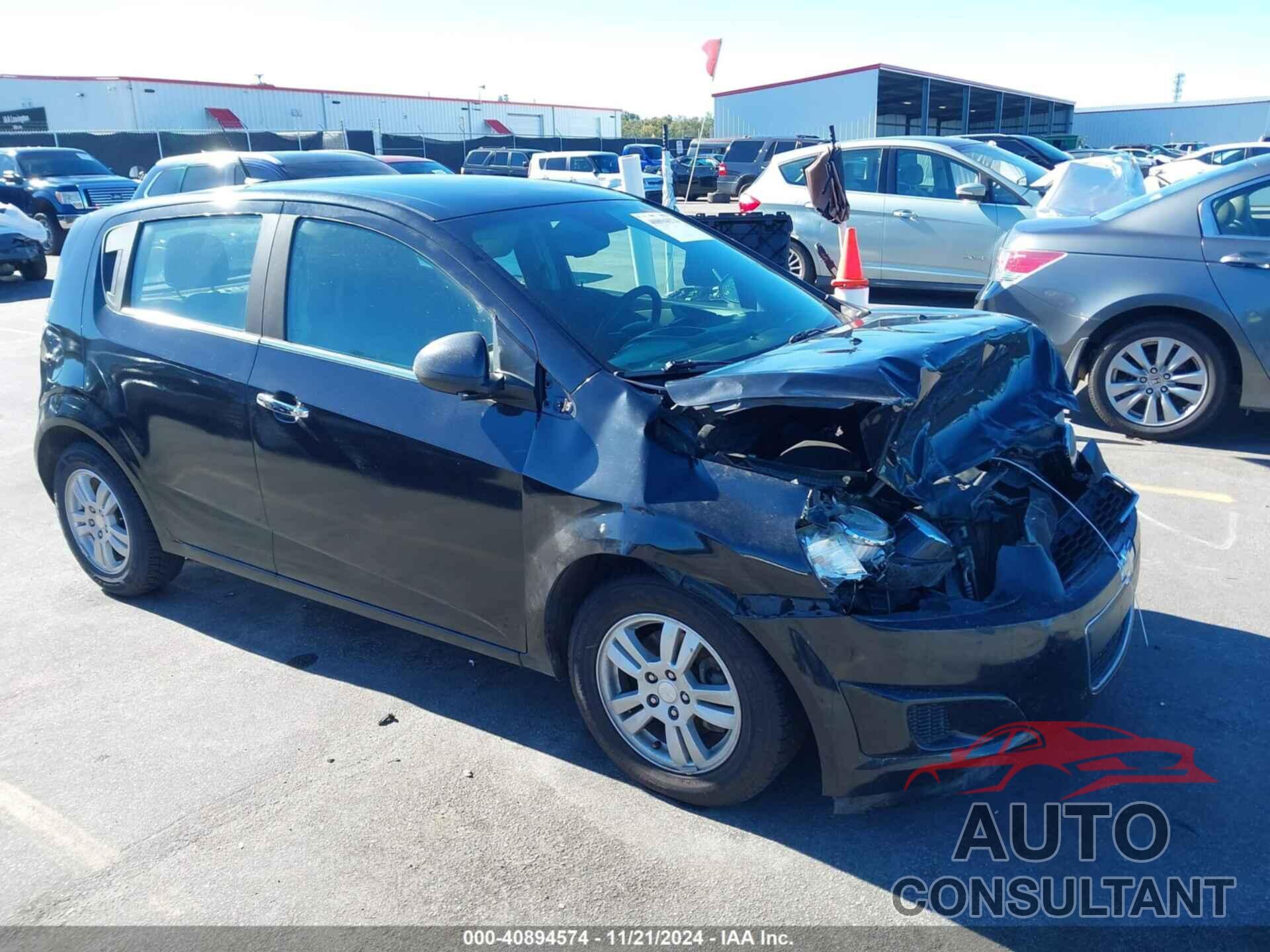 CHEVROLET SONIC 2013 - 1G1JC6SH9D4221637
